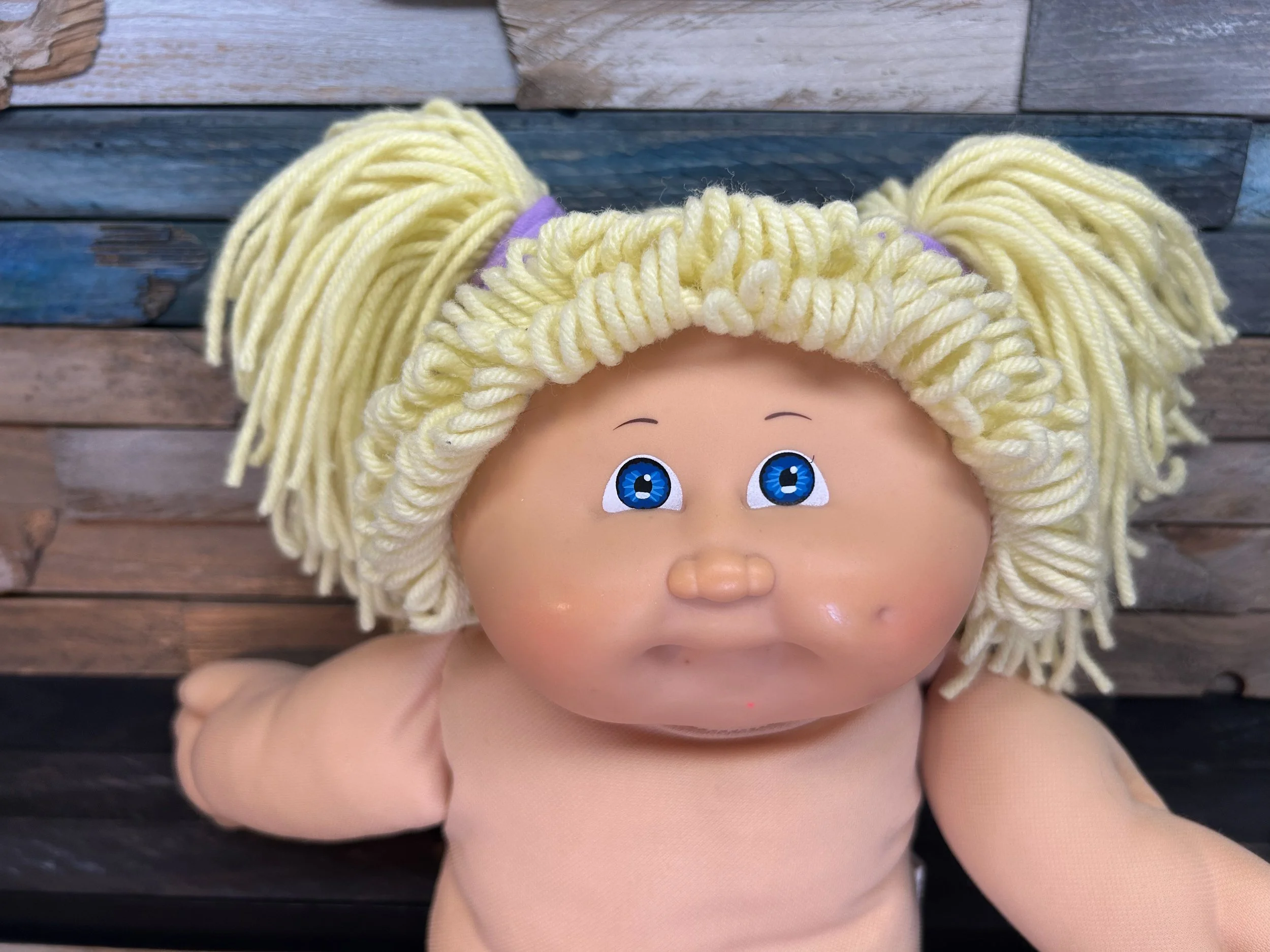 Lemon hair & blue eyes