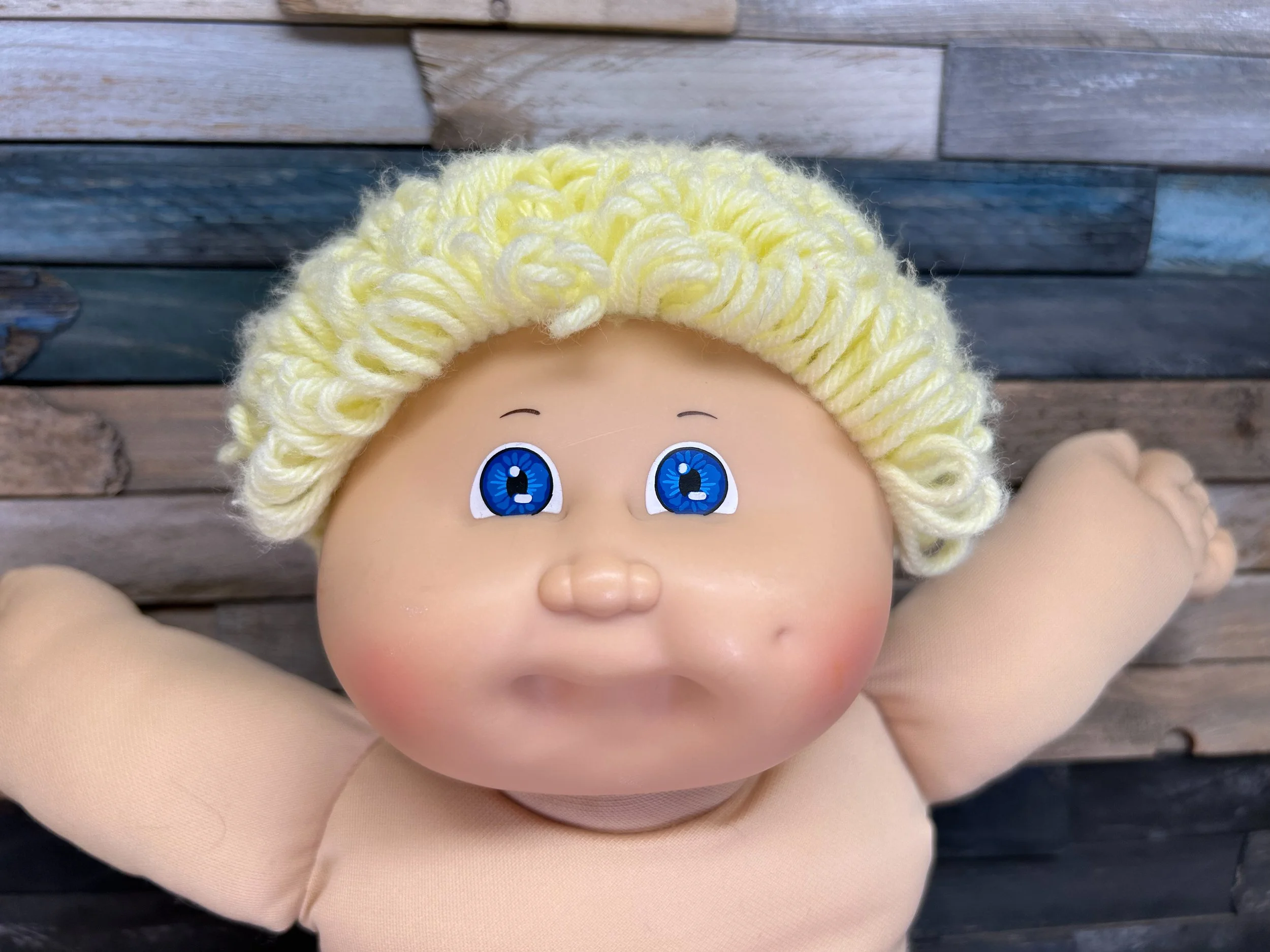 Lemon hair & blue eyes**