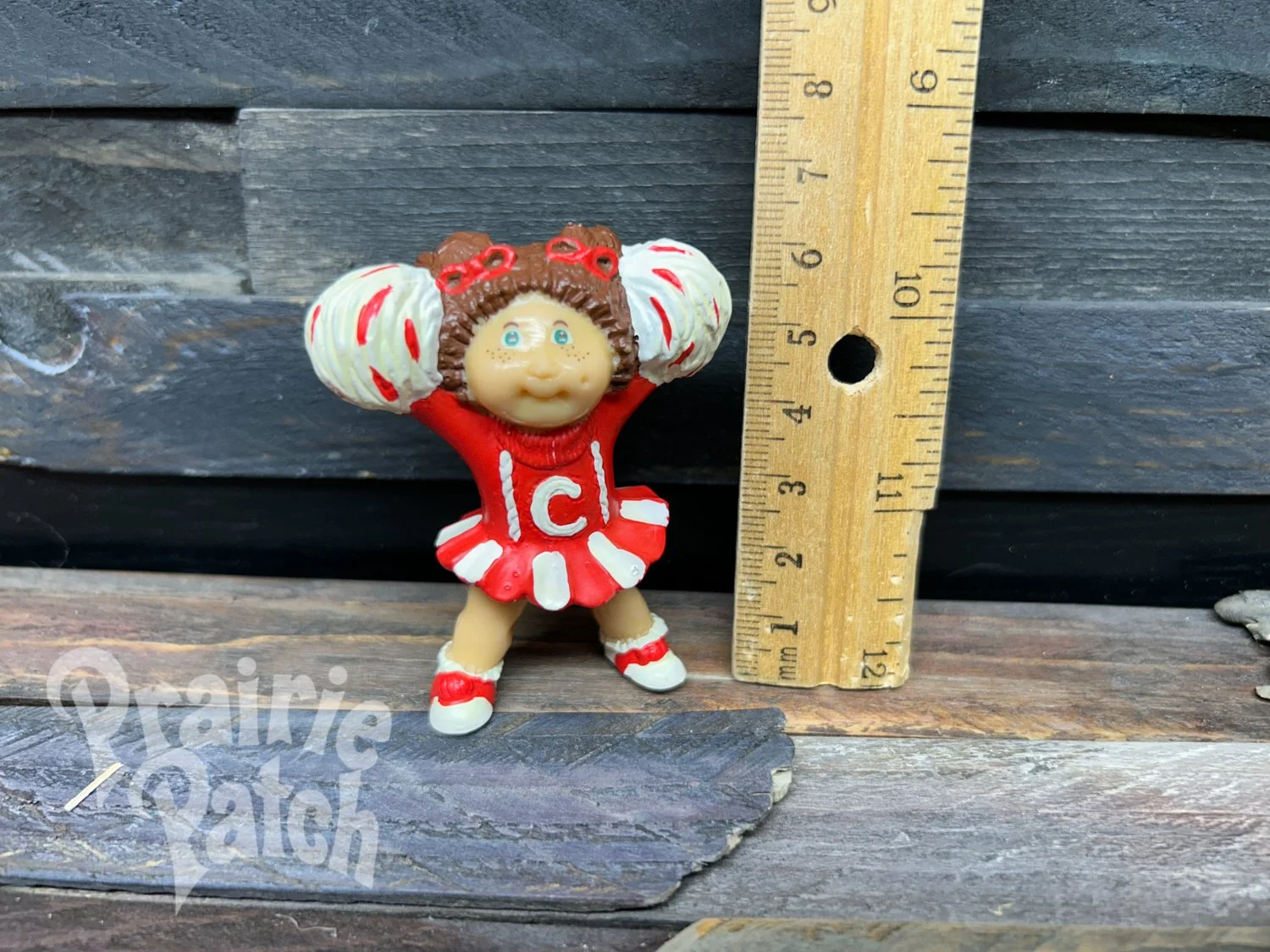 Cheerleader figurine