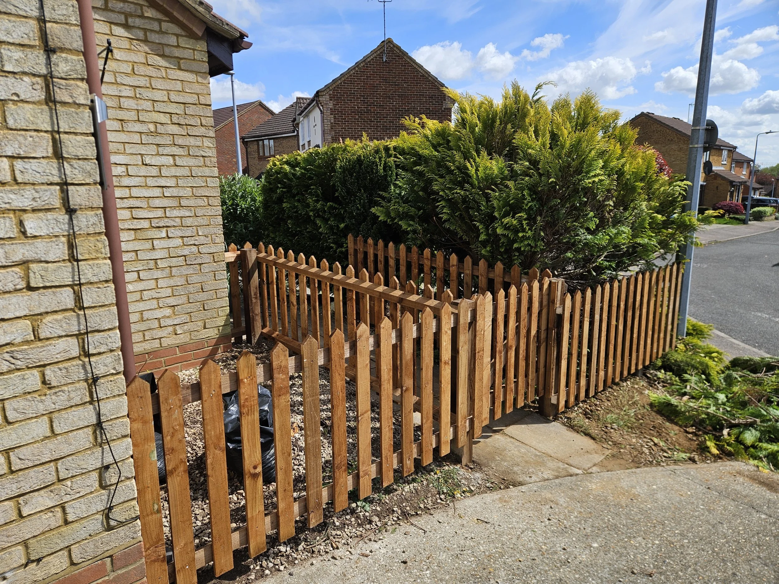 Picket with gate