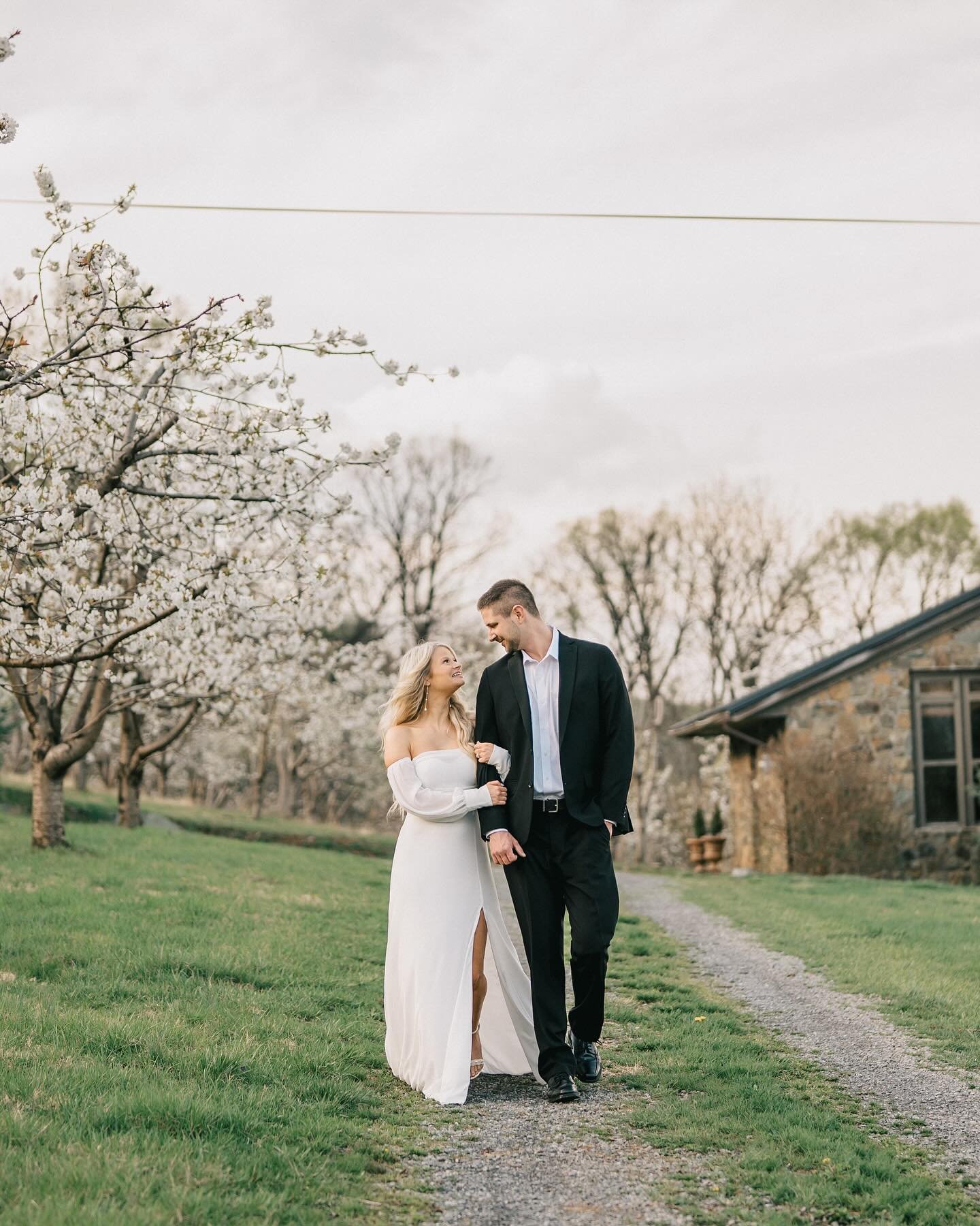 ✨NEW COUPLE ALERT✨

So excited to introduce one of our Winter 2025 couples, Danielle &amp; Patrick 🤍

Their union will be a big &amp; beautiful celebration, leaning into the magic of the holiday season✨

More soon!

Photos by: @villaliphotography 
.