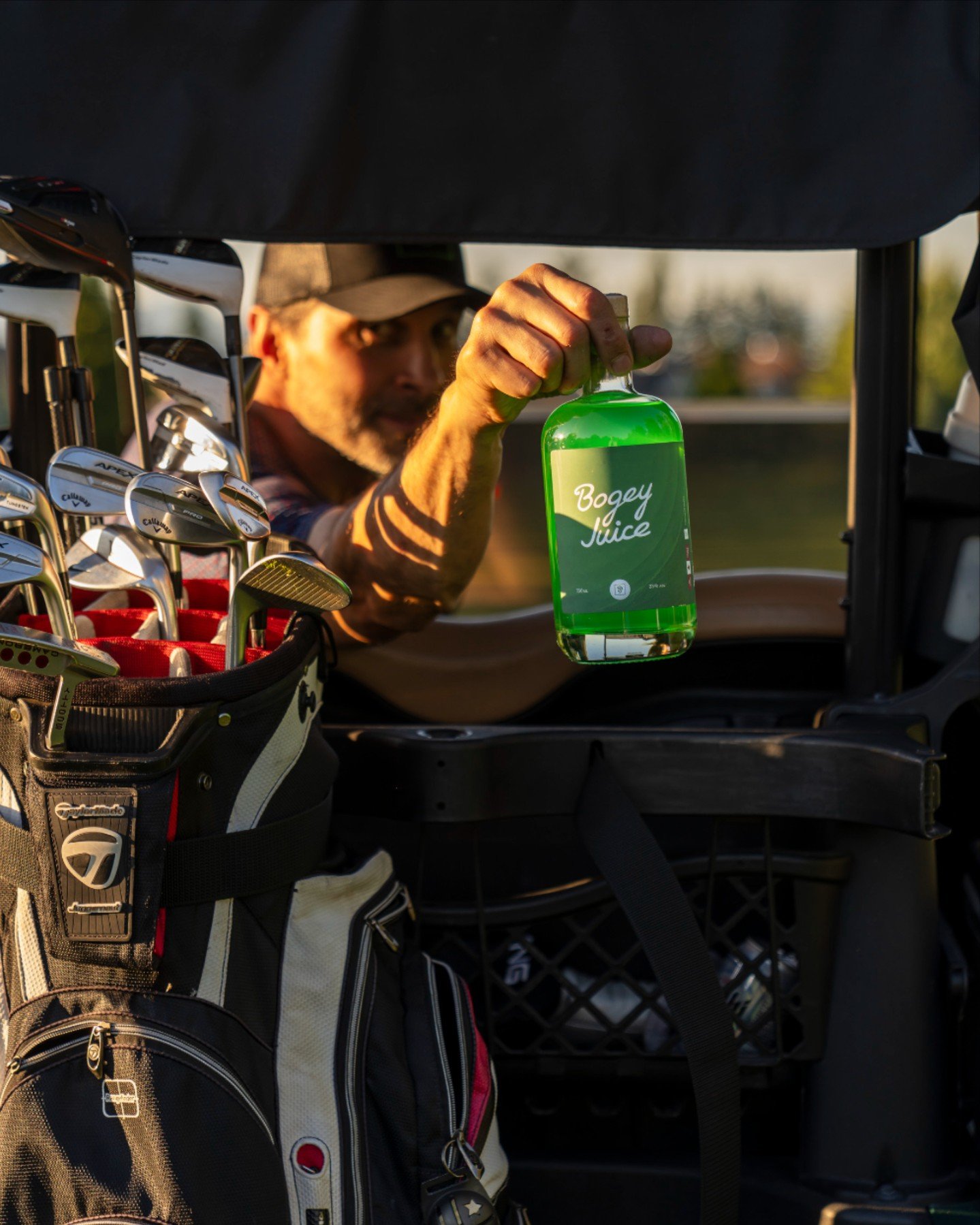 Cold round? Warm solution.

Bogey Juice brings the spicy ginger kick that heats you up faster than your buddy&rsquo;s excuses. Toss it in the bag and try it on your next round. 

#BogeyJuice #BJ #Amateurs #DrinkUp #19thHole #Clubhouse #Golfers #PourD