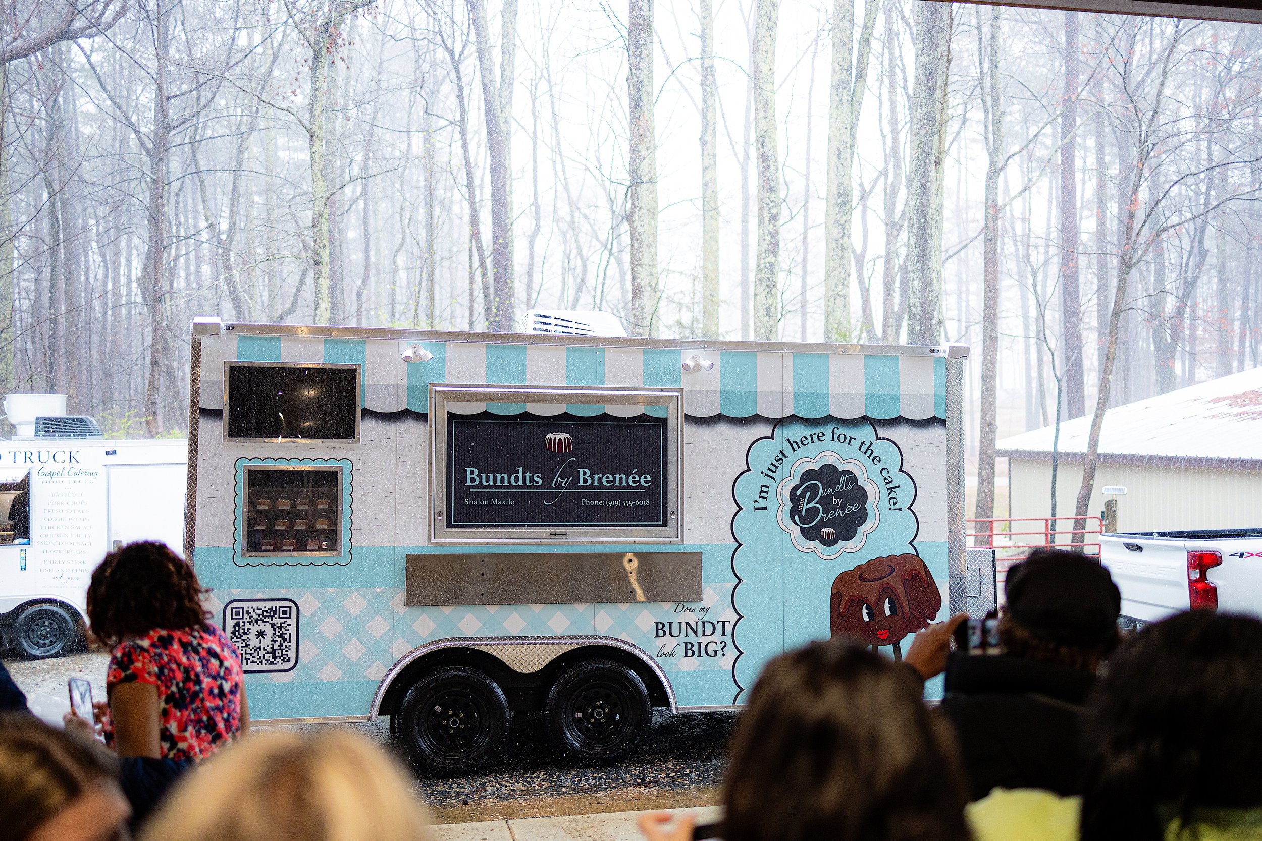 bundts-brenee-cake-truck-opening-46.JPG