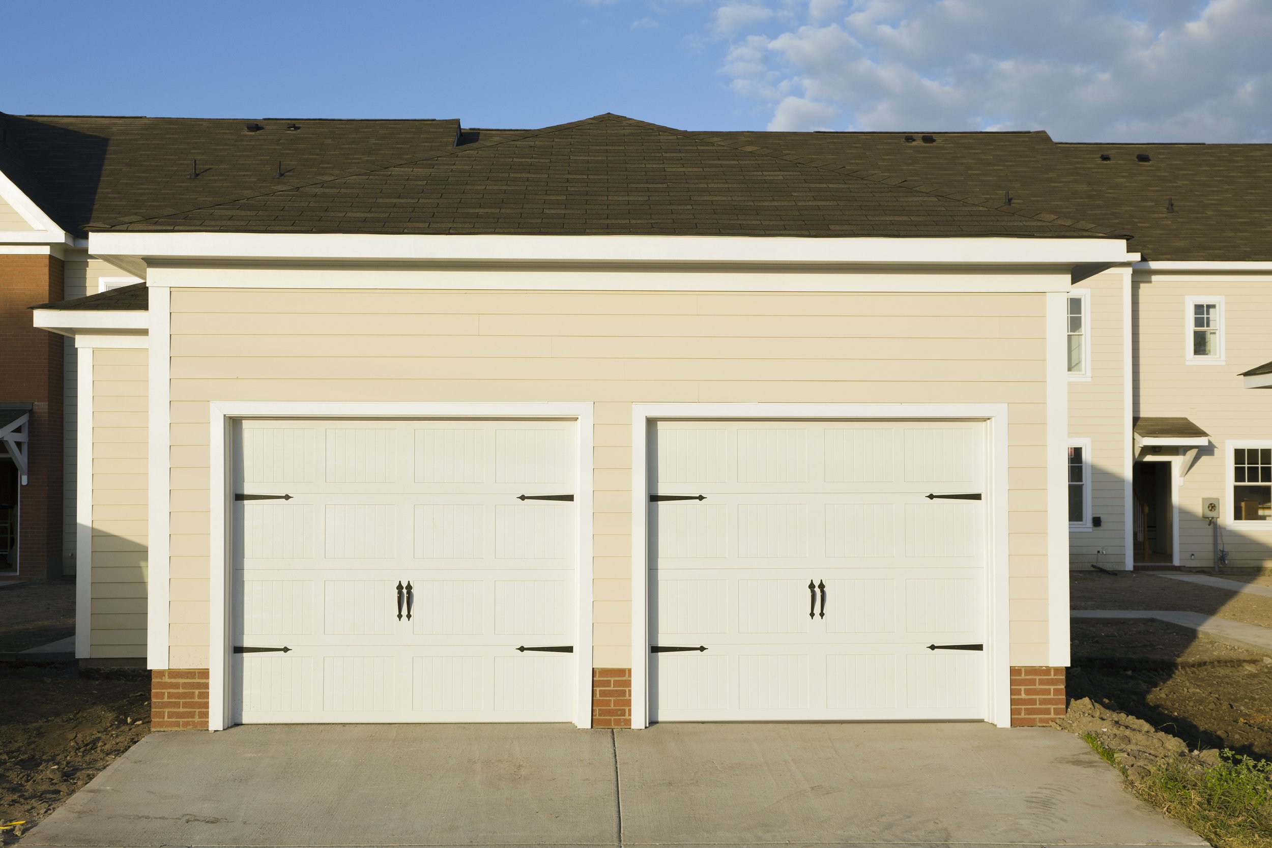 townhouse-garages-2023-11-27-05-15-05-utc.jpg