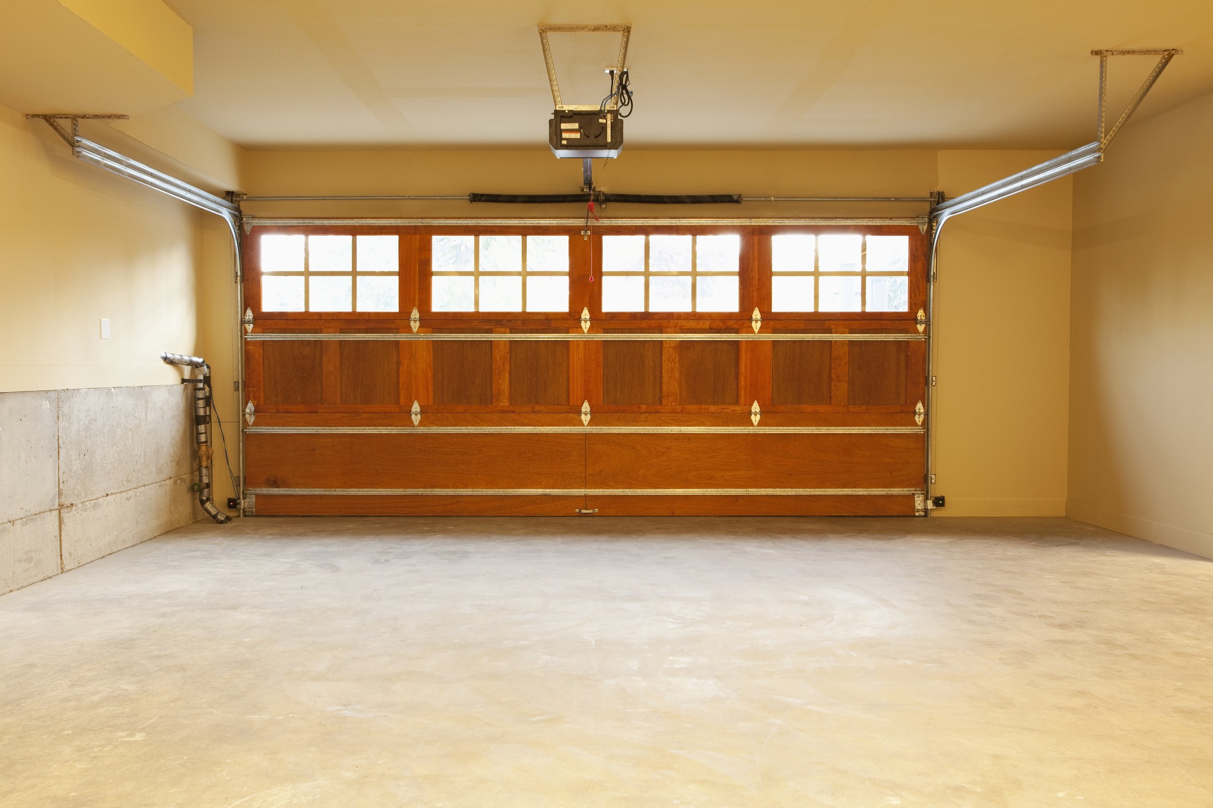 interior-of-an-empty-domestic-garage-2023-11-27-05-06-19-utc.jpg