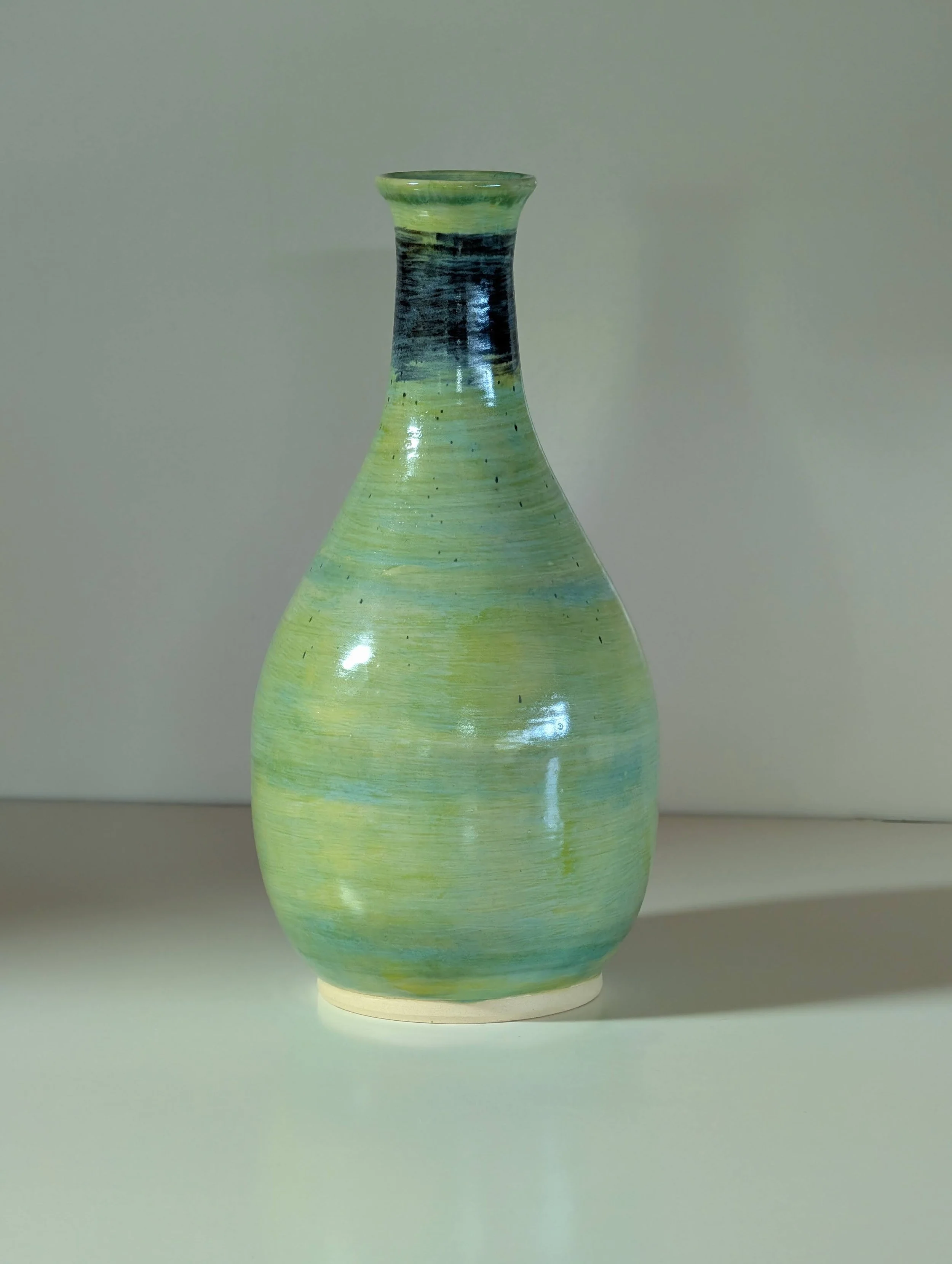 _ottery Gooseneck vase green.jpg