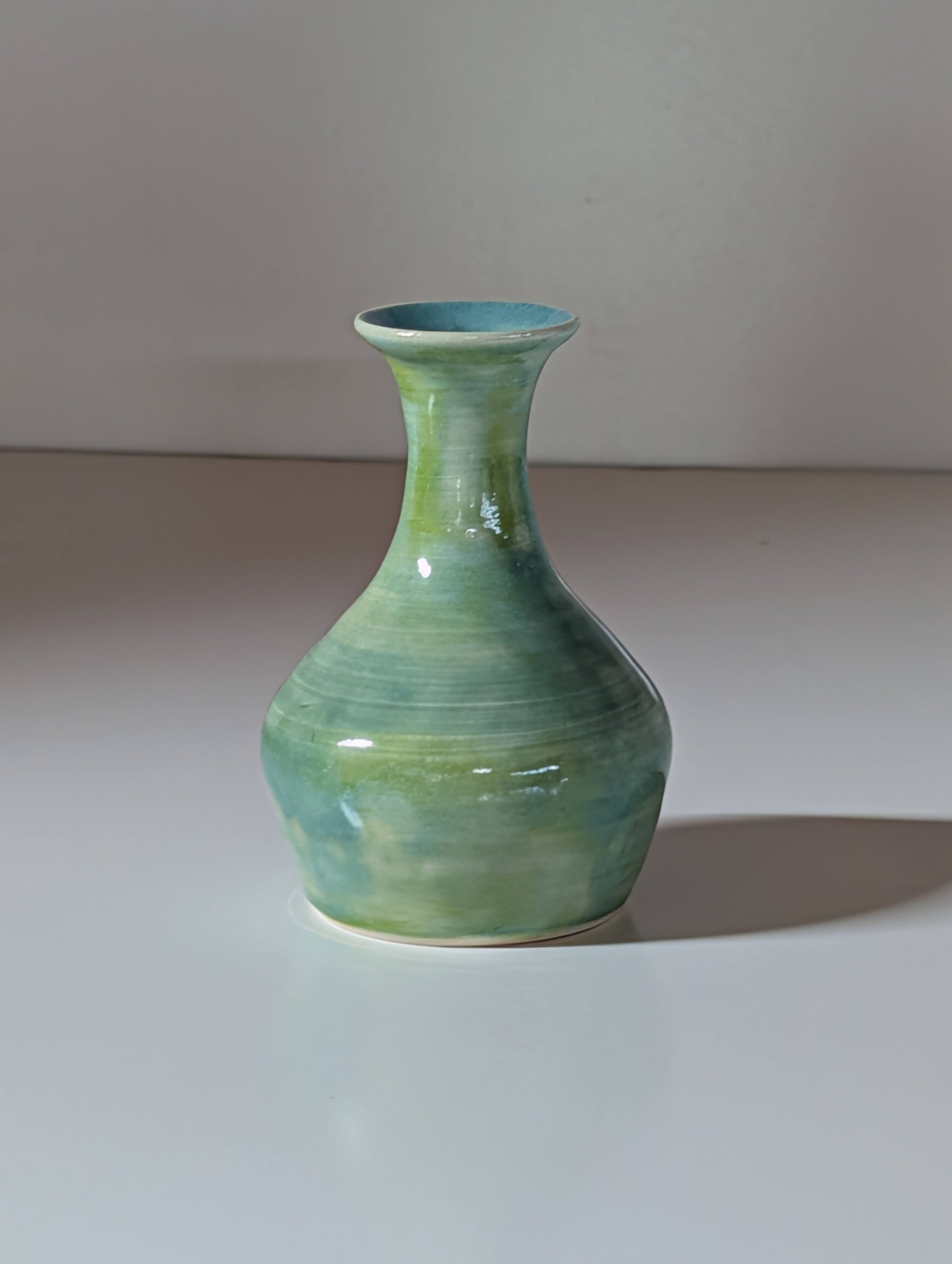_ottery Small Goosneck vase green 2.jpg