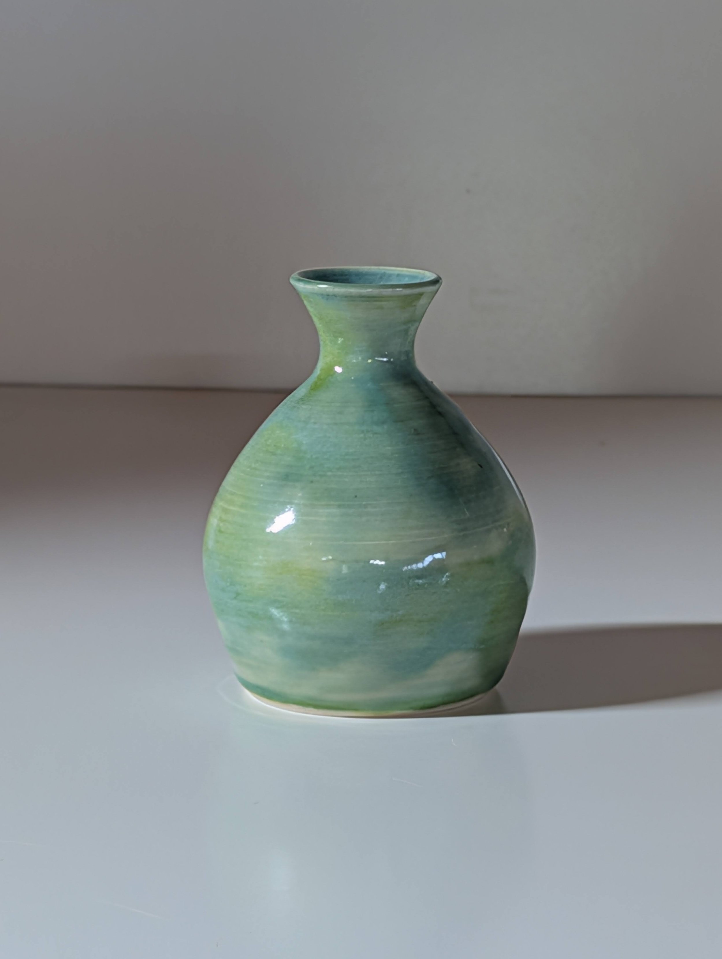 _ottery Small Goosneck vase green 1.jpg