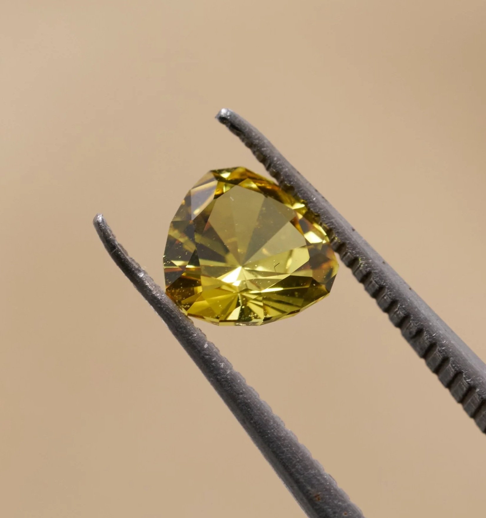 ND0069_ 0.75Ct _ $938 _ Yellow _ Trilliant 