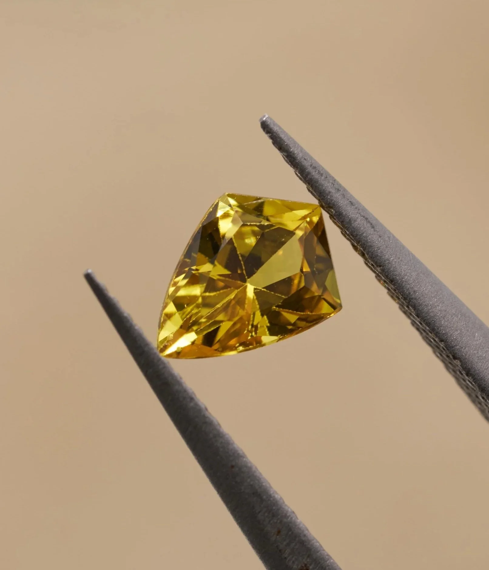 ND0072_ 0.8Ct _ $1000 _ Yellow _ Kite 