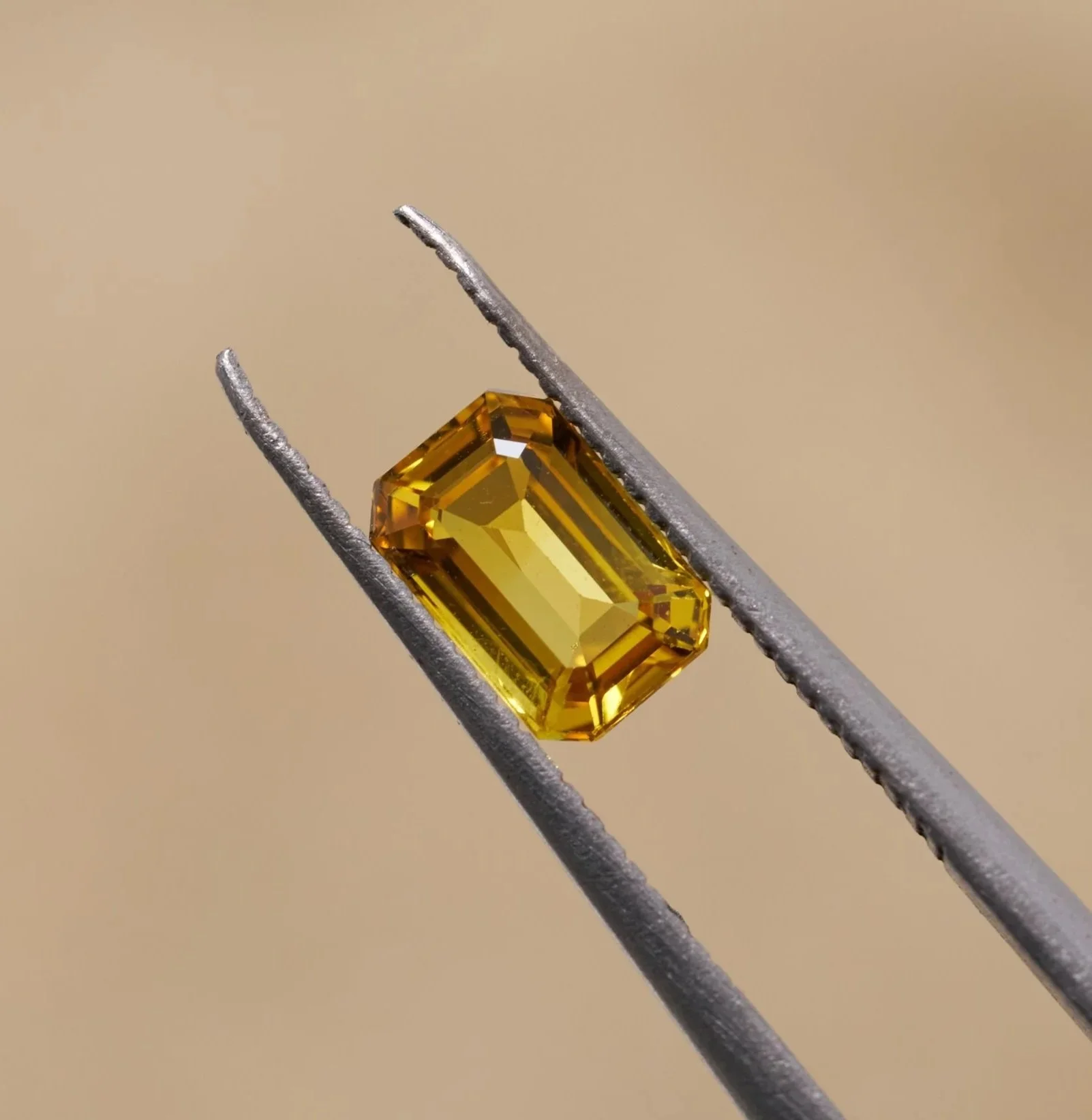 ND0073_ 0.8Ct _ $1000 _ Golden Yellow _ Emerald 