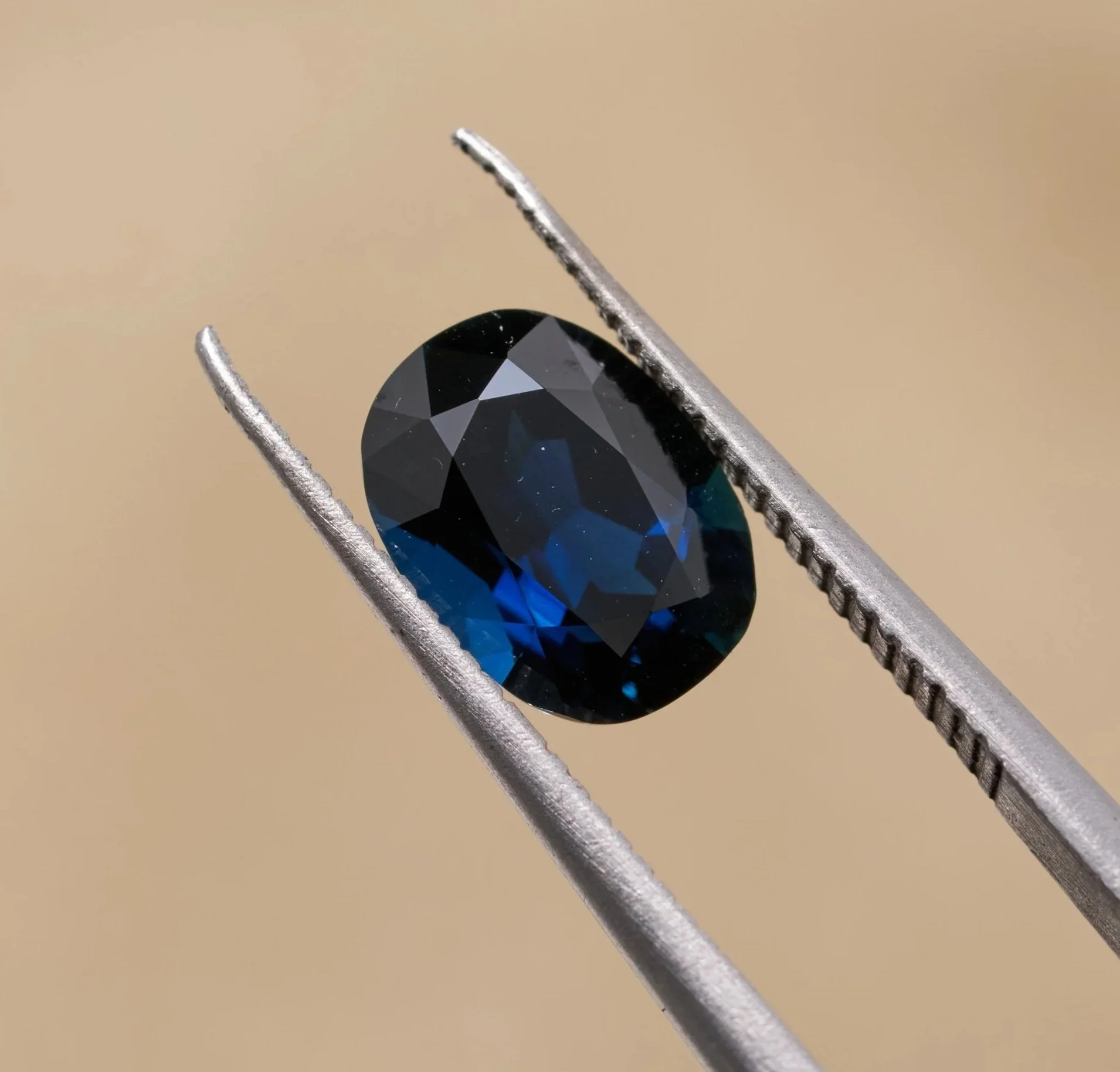 NG0124_ 1.6Ct _ $1600 _ Blue _ Oval 