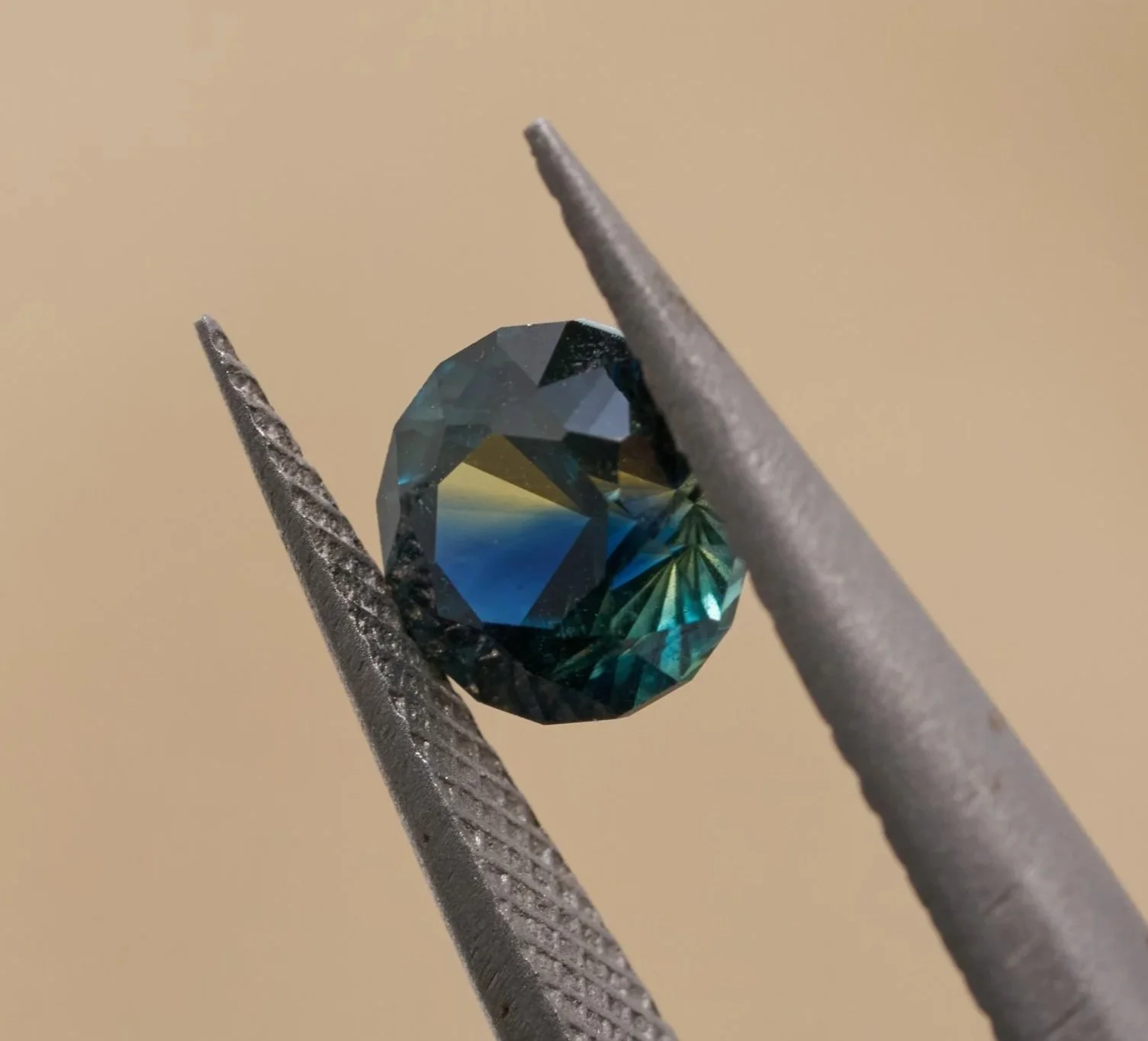 NDKT0219_ 0.92Ct _ $1150 _ Parti _ Round 