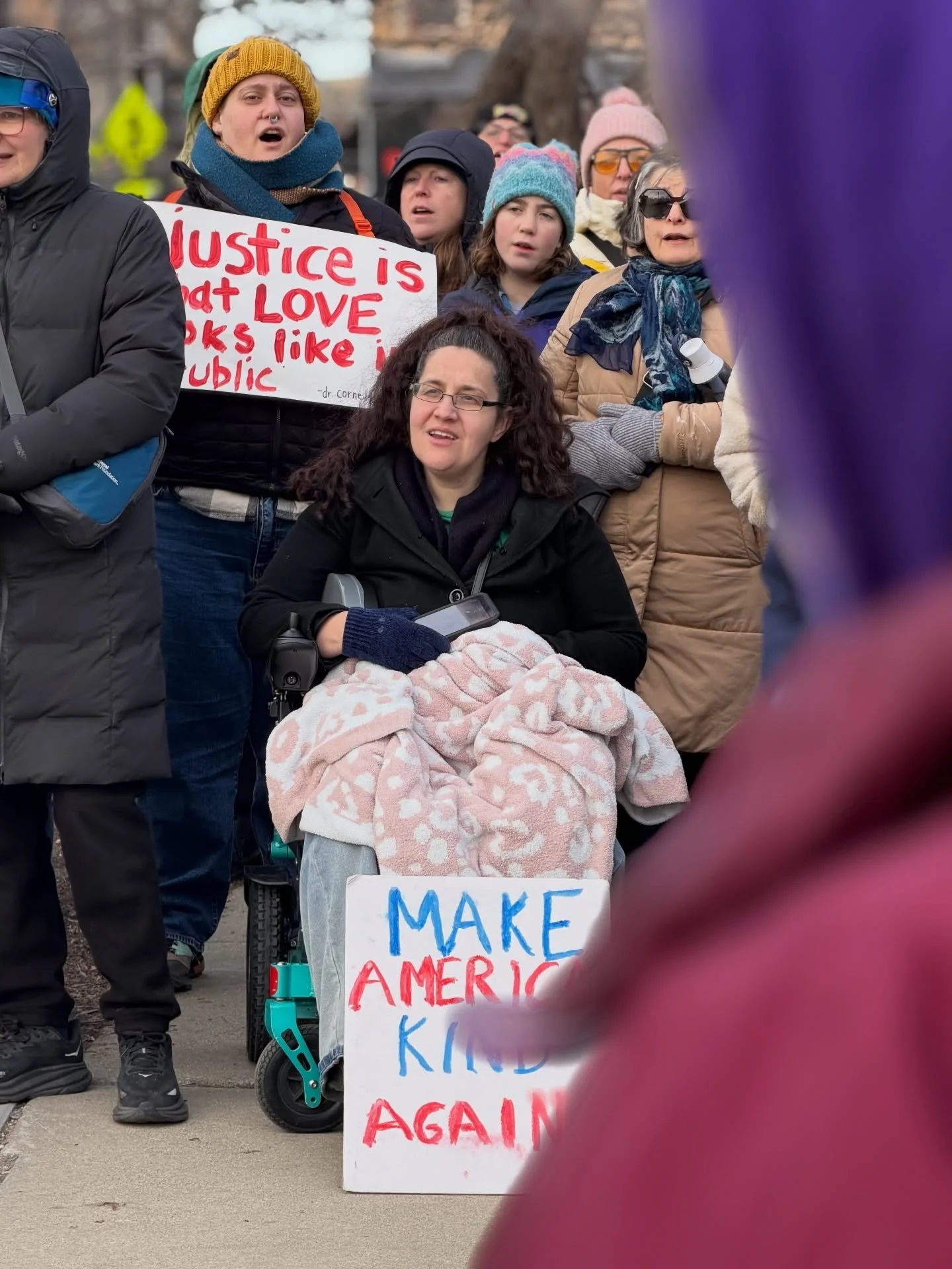 &ldquo;Justice is what love looks like in public&rdquo; and other scenes from our recent collaboration with @singingresistancechi 🤍

Commonpulse is committed to explore the intersection of art, community, and action and we want *you* to join us! 

S