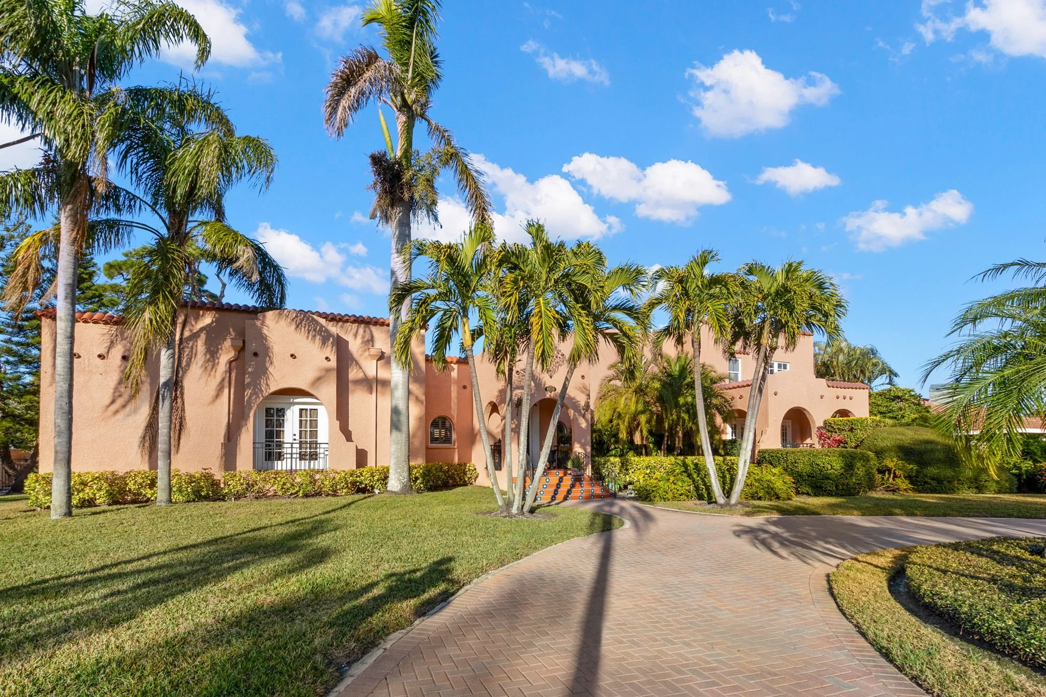 6935 DATE PALM AVE S.