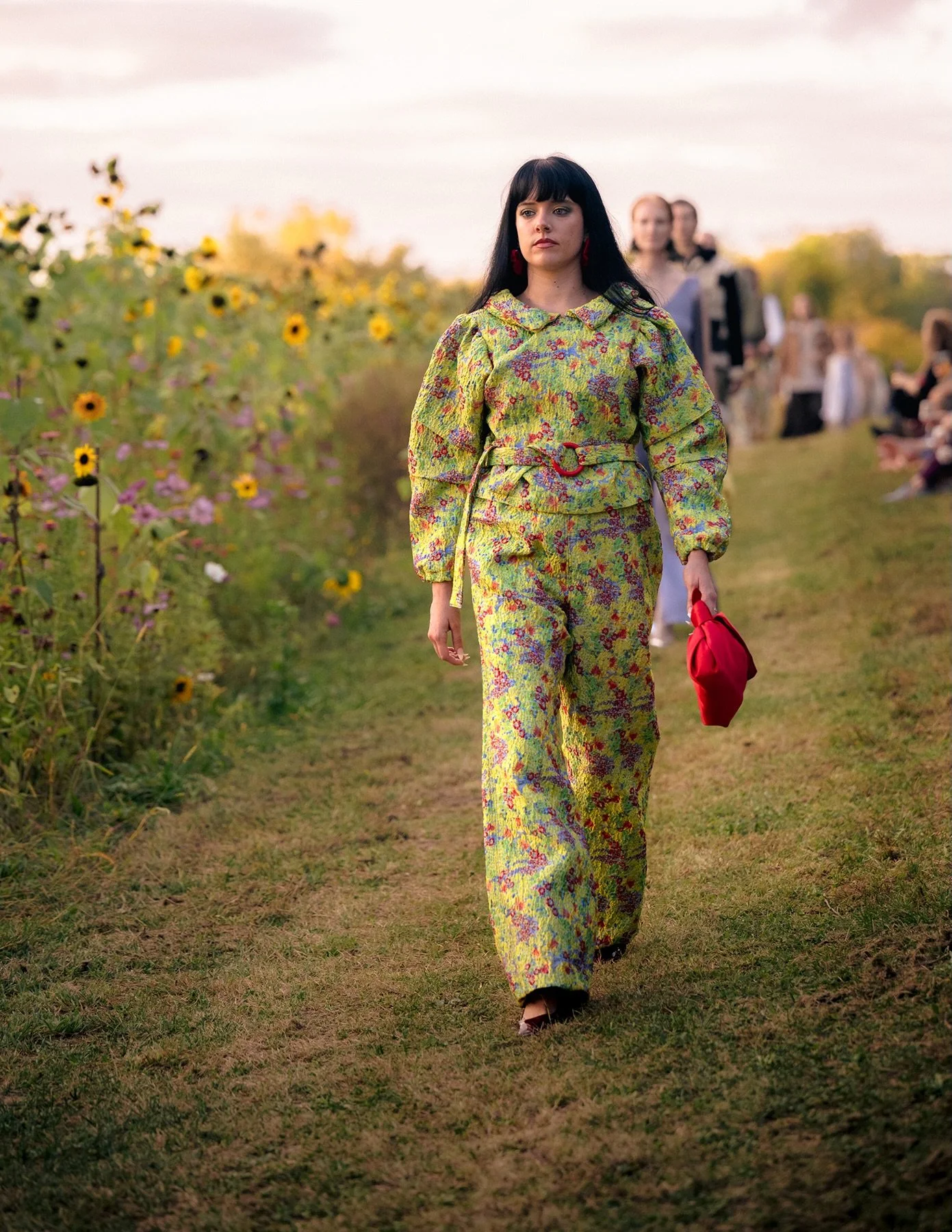 🌖 we are extending our designer app deadline to next wednesday, april 8th (no foolin)!

we know life has been bonkers lately and creatives tend to be fashionably late 💁&zwj;♀️ so you have one more week to show us what you got.

looking forward to r