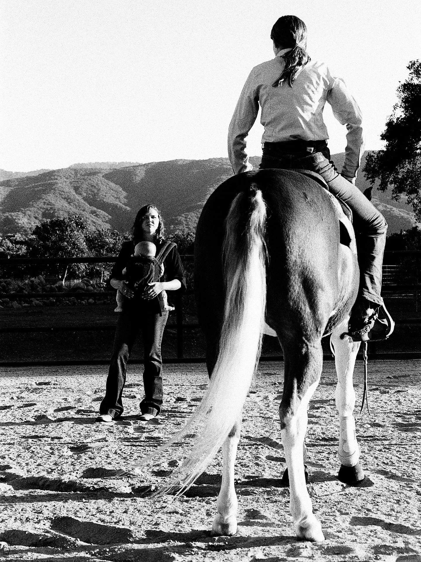 Film captures of @rubydossequine teaching and doing her holistic horse magic ✨🐎

Black and white film just never ceases to please me.