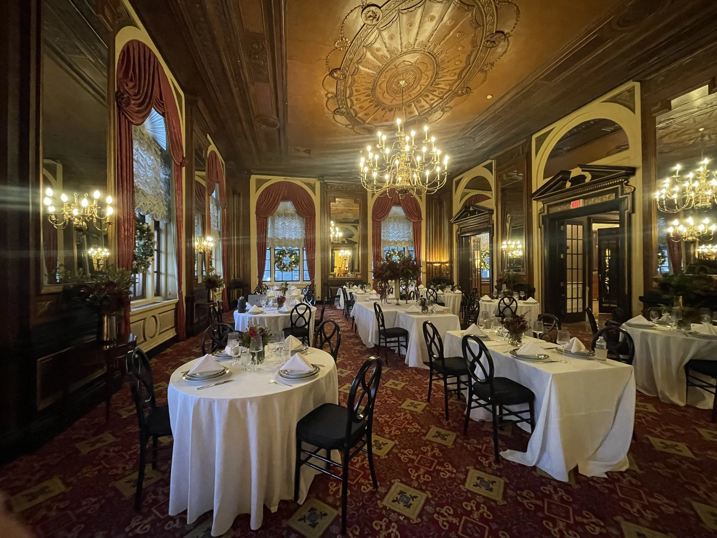 Set Decorator: Tara Pavoni