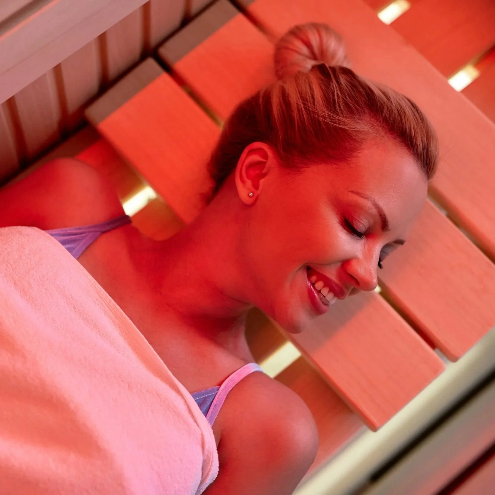 The Benefits of Red Light Therapy (And Why It's Not Just a Trend)
