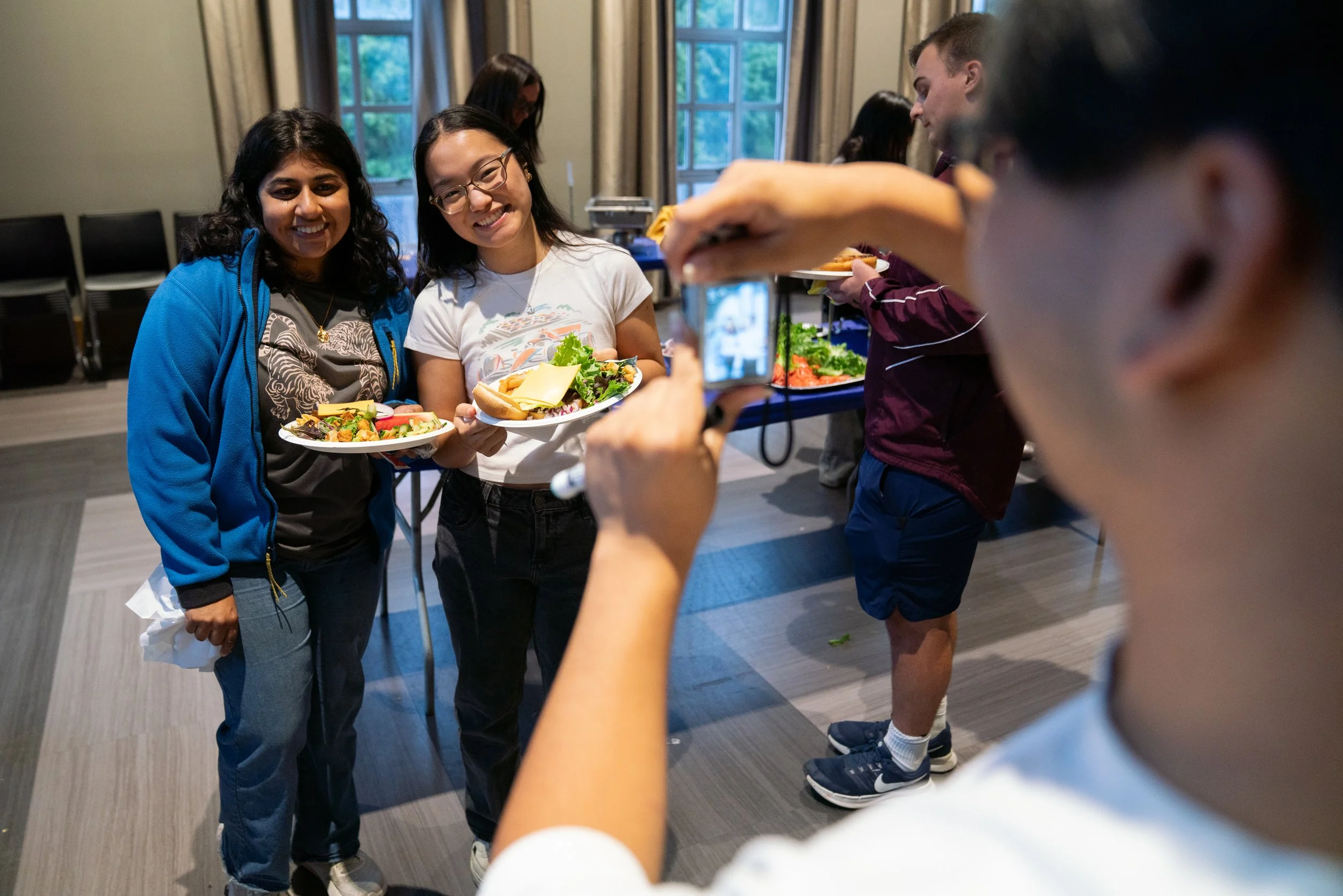 8-28-25_Senior_Picnic-GK-JPG-0014.jpg