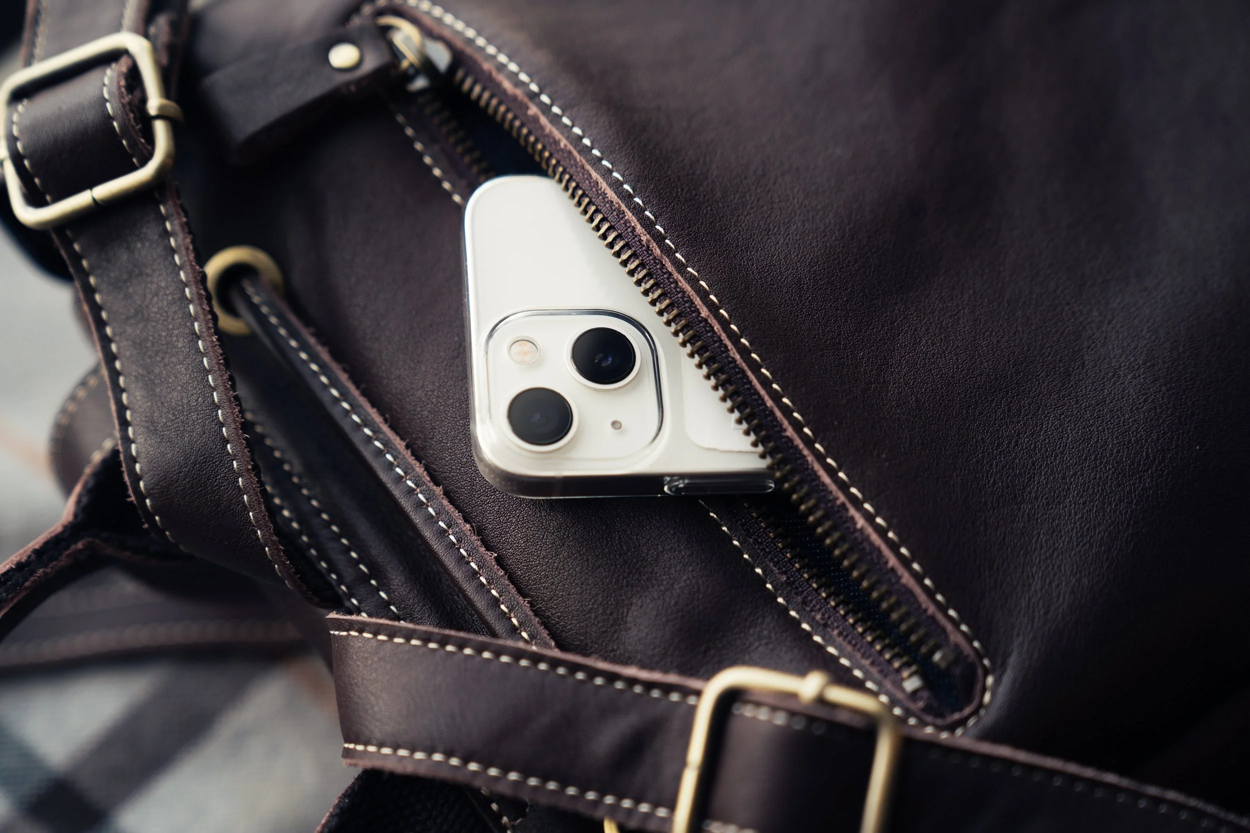 4 背后的袋子.jpg