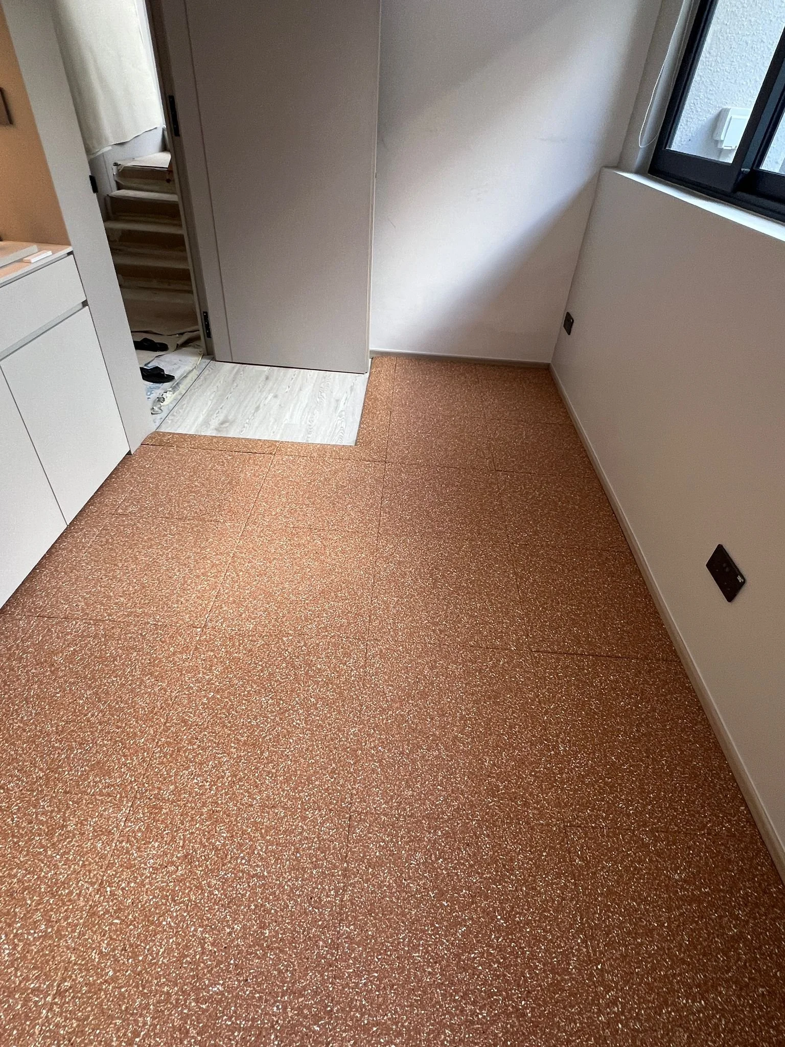 How Flooring Colour Affects Gym Design, Workout Energy &amp; User Experience