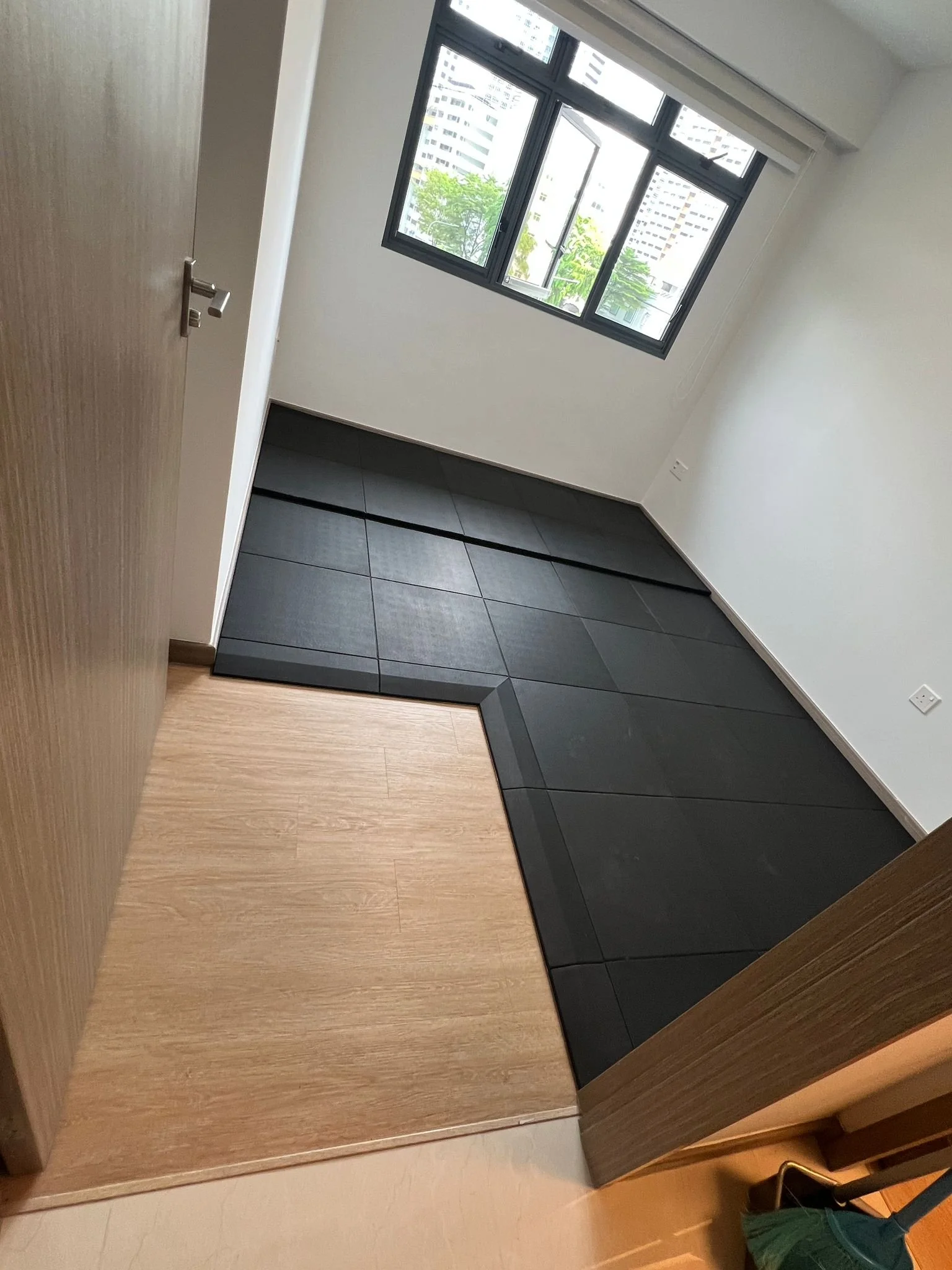 Why Smart Gyms Are Moving Toward Customized Flooring Systems Instead of One-Thickness Flooring