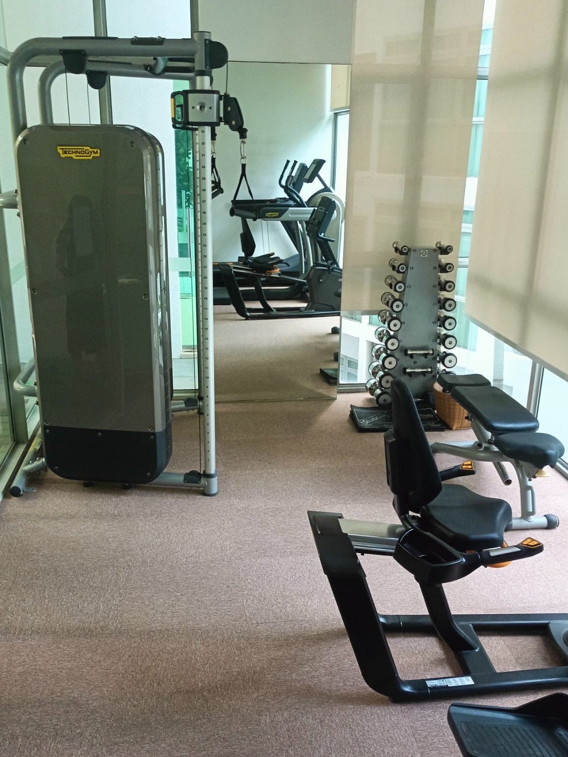Condo Gym Carpet Replacement 🏢

A fresh flooring upgrade for an existing condominium gym.

The existing carpet was replaced with new commercial-grade carpet, giving the space a cleaner, refreshed finish while providing the durability needed for regu