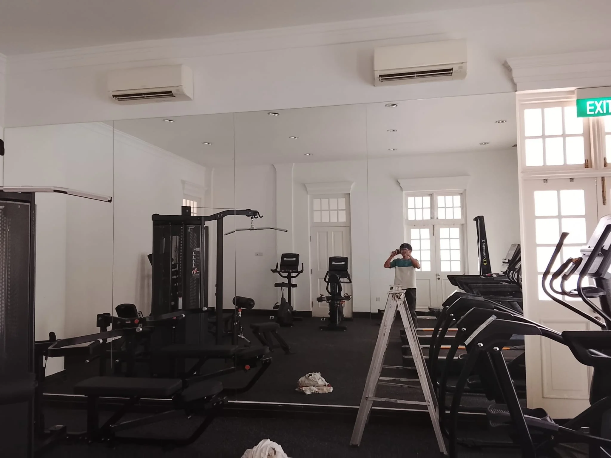 Mirror installation done right ☑️ ready for good mirror selfies 🤳
