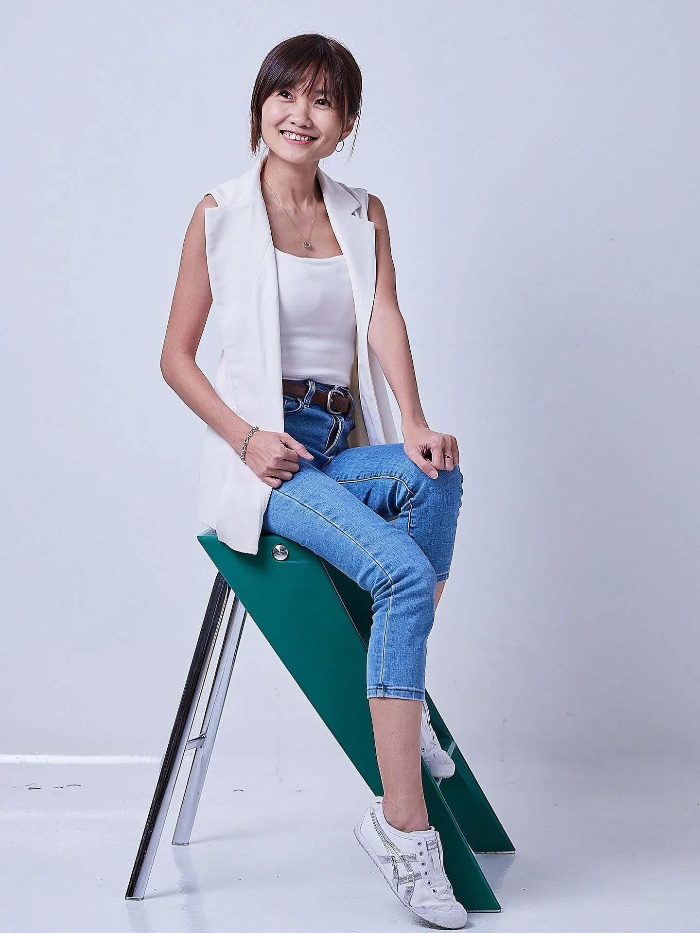 Final drop ⬇️
Hunter of stay-worthy gems 🏡 
“I plan trips around cool stays that make my secret interior-designer heart happy.”