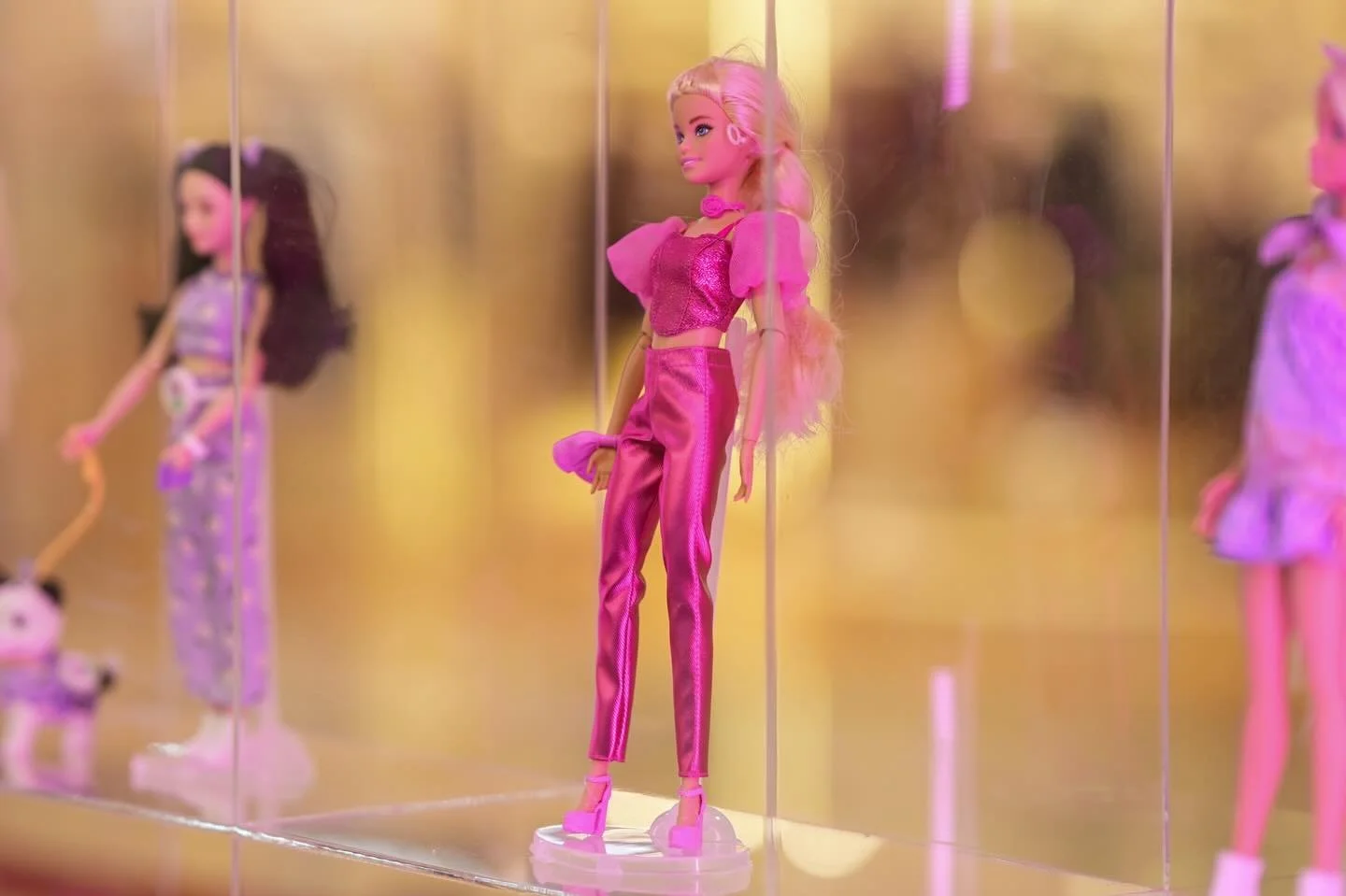 It&rsquo;s almost the end of the year, but things are still lively and happening in the studio. Here&rsquo;s what went down in November:
▪️On-ground event for World of Dolls x World of Diecasts at 1 Utama. ▪️&ldquo;I have been changed... for good&rdq