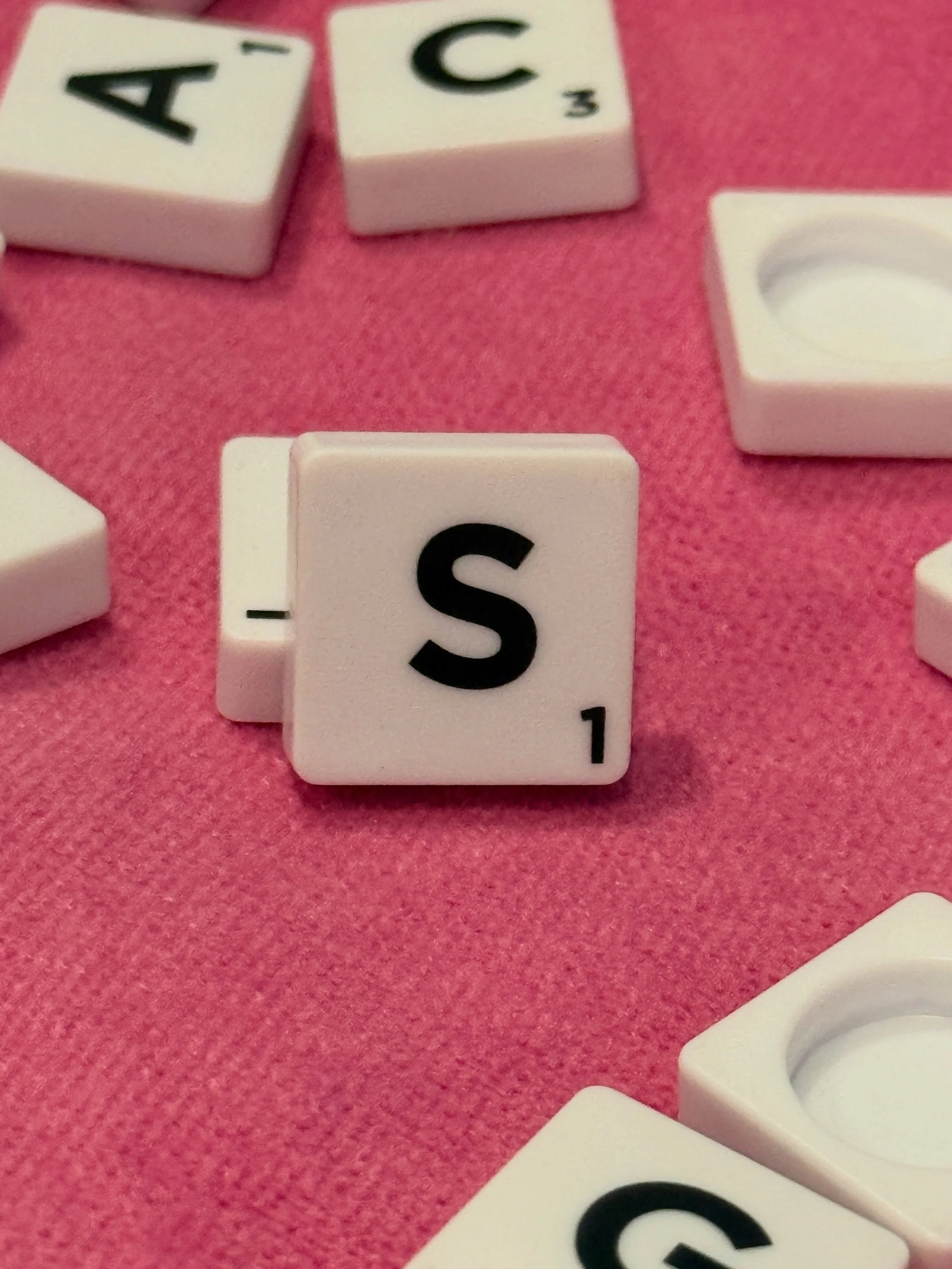 May is definitely a PLAY month! 🔤🚃🚙☀️
.
SCRABBLE is backkk 🔥 More than 300 students from 80++ schools joined our Brief &amp; Coach online session over the weekend 🤯 Can&rsquo;t wait to go and meet most of you across the South, Central &amp; Nort