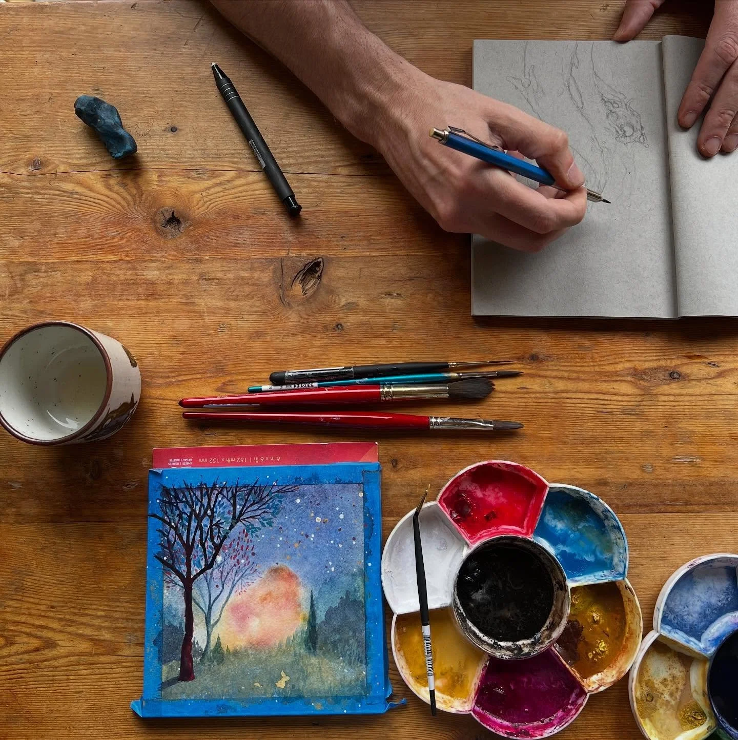 🥂 Sip &amp; Sketch at the Scout! ✨ Friday, July 11th from 4-6pm! Bring your own art supplies and sip a tasty bevy during a super casual, self-directed, open art session with featured artist, @erinlacerraart. 

🎨 Then on July 20th, check out Dream i