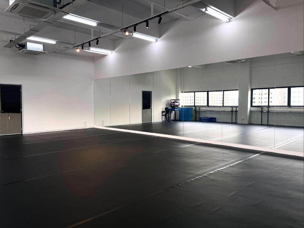 A medium sized dance studio for rent in Singapore. Perfect for 12-18 pax.