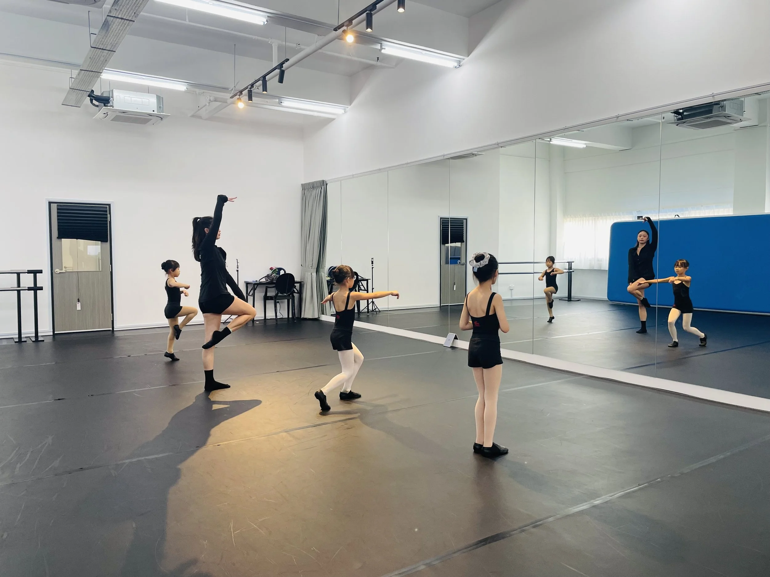 Ballet vs Jazz: Which Is Better for Your Child?