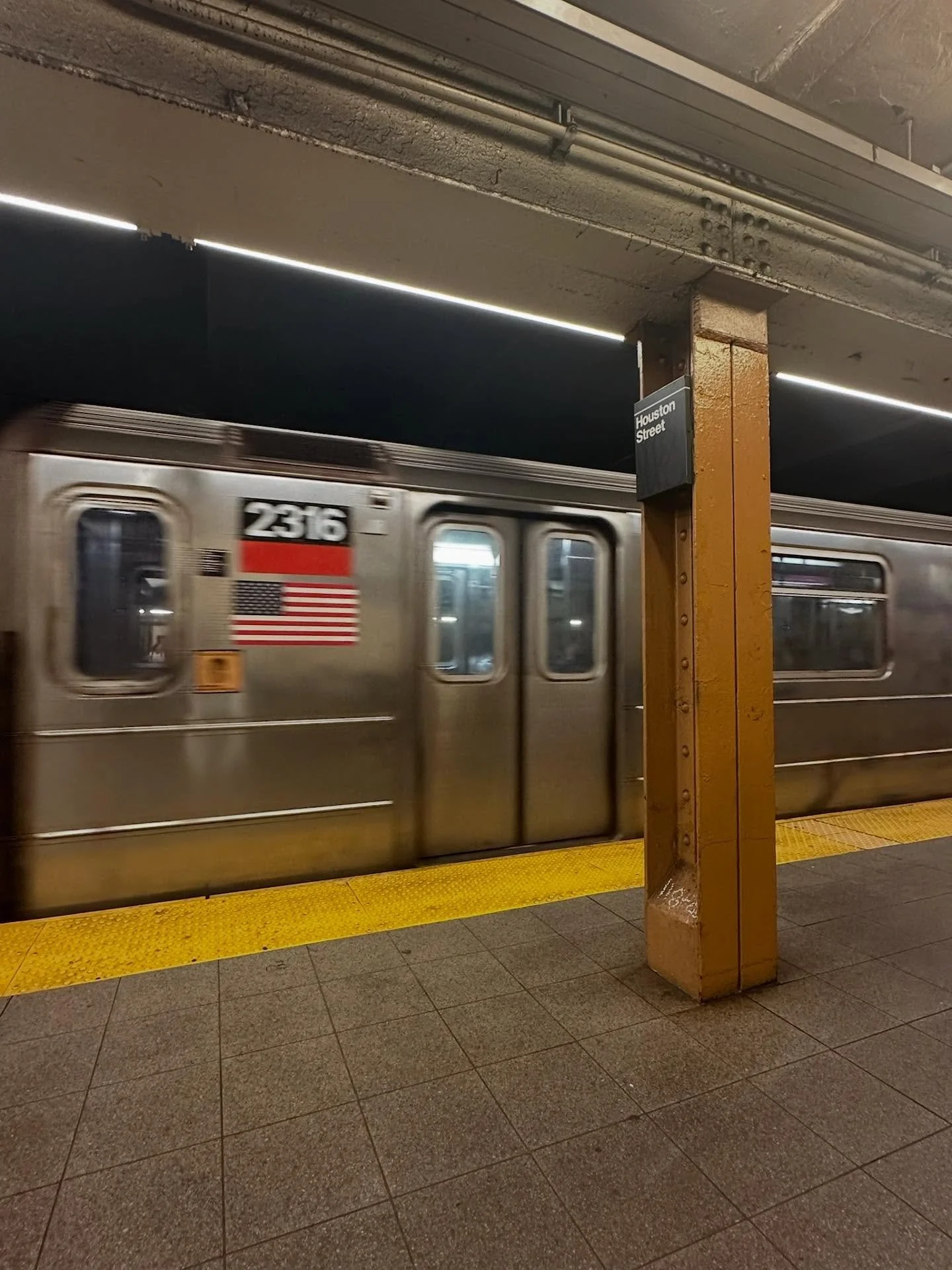 From our very first Great Escape in 2014 to now &mdash; NYC just keeps getting better 🌆
Here are a few of our favorite spots, but check out the link in bio for the full list 🗺️
☕ Caf&eacute; Leon Dore
🥯 Leon&rsquo;s Bagels
🍳 Good Thanks Caf&eacut