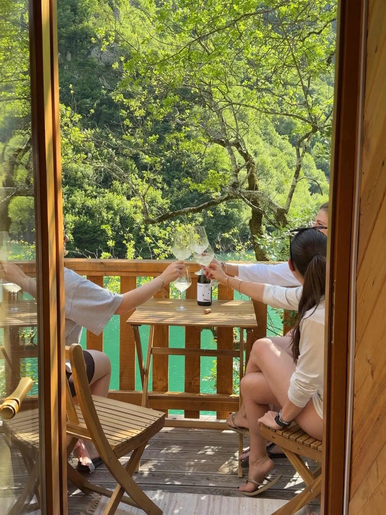 Albania &mdash; where rugged mountain peaks meet crystal-clear turquoise waters, and every stop feels like a hidden gem. 

Here are some of our favorite spots &mdash; full guide via the link in bio 🗺️ ✨

📍 Te Konaku Hotel
🏞️ Shala River
⛰️ Molla G