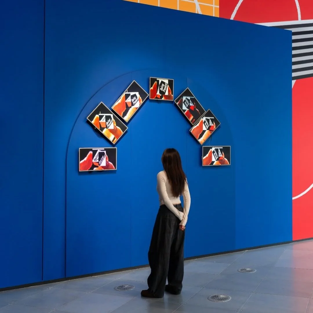 -
@scigallerymel DISTRACTION