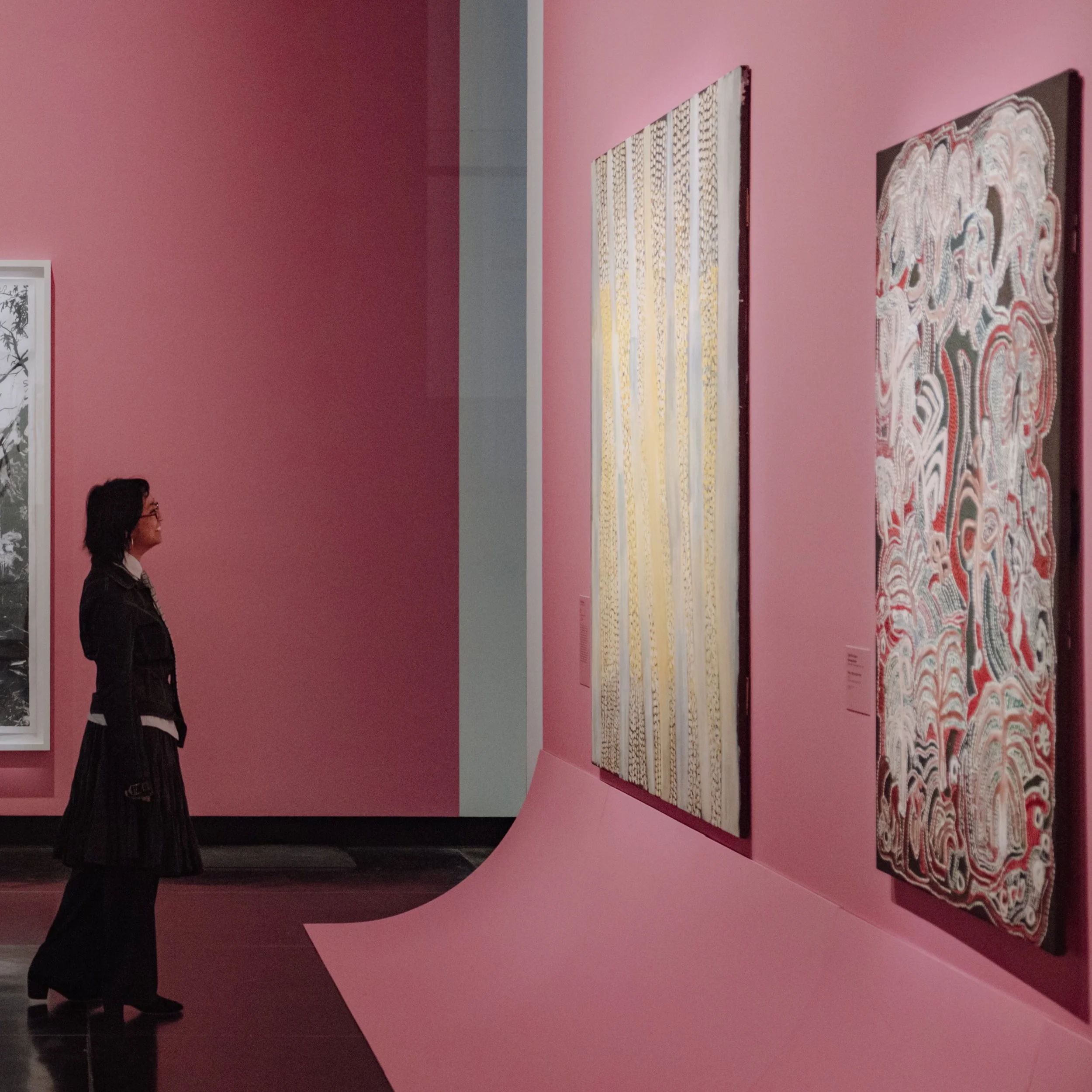 -

@pottermuseum Ngarn Wa&rsquo;ngal: Art of the Gum Tree with @duluxaus