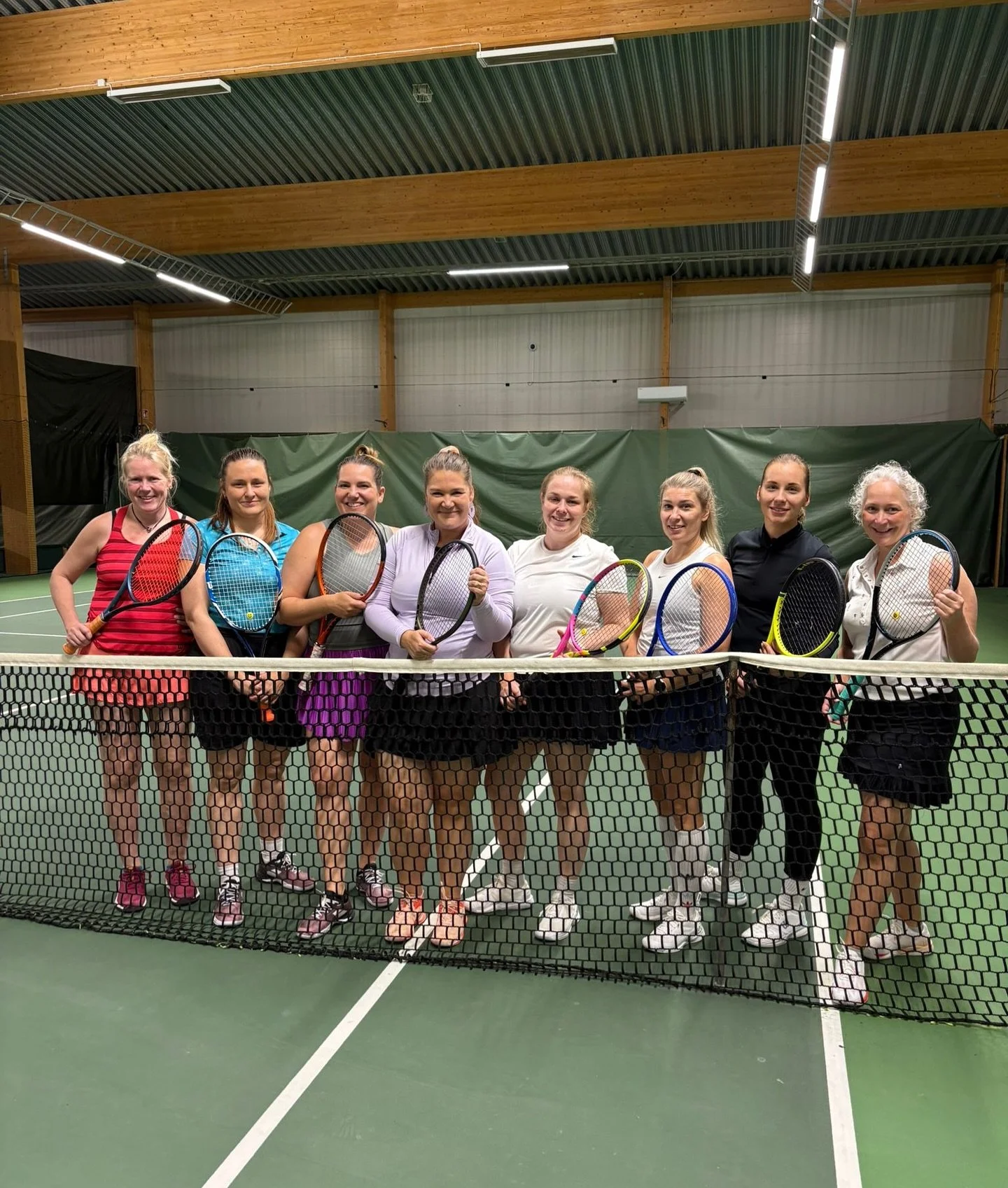 Sunnuntaina treenattiin ja pelattiin kauden ensimm&auml;inen pelip&auml;iv&auml;! 🤩🎾

Ohjelmassa kaksinpelitaktiikka 💪🏼 Haastavat treenit hymyss&auml; suin ja p&auml;iv&auml;n p&auml;&auml;tteeksi testattiin oppeja peleiss&auml;! 🔥

Kiitokset os