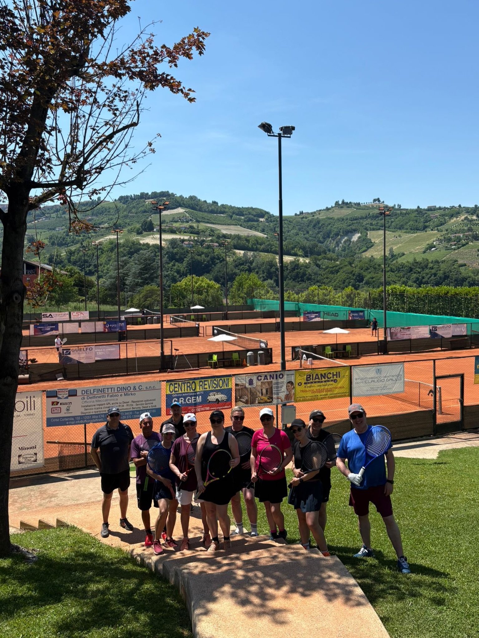 Klaukkalan Tennishallit tennisleiri Tennis Club Alba:ssa, majoitus jo vuosittaiseksi muodostuneessa IHANASSA @casavisette puitteissa 🇮🇹❤️

Paljon treeni&auml; &amp; peli&auml; hyv&auml;ss&auml; seurassa! 🎾🤩 Kes&auml;kausi starttaa Suomessa maanan