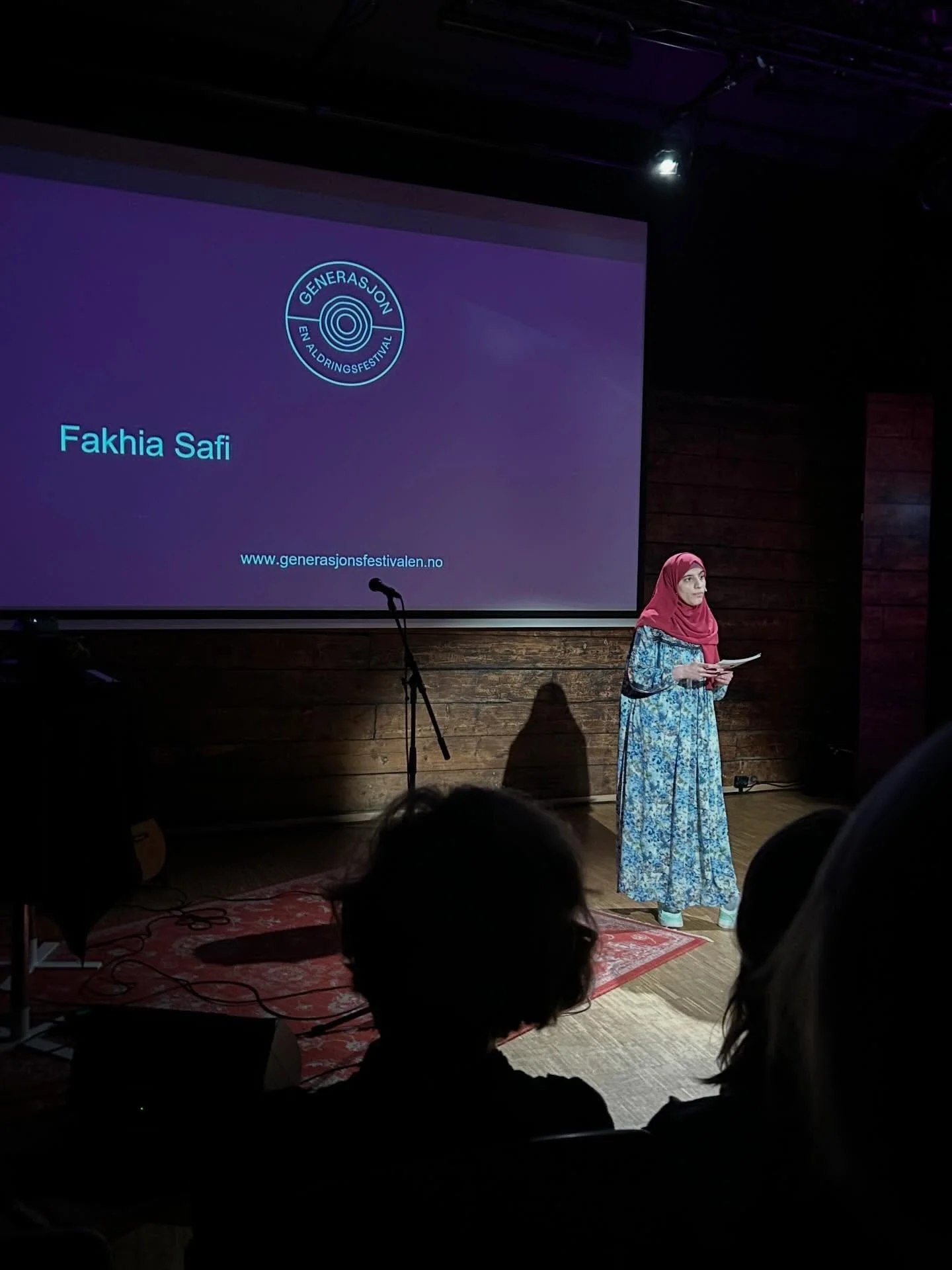 Vi gjestet &aring;pningsseremonien til @generasjonsfestival p&aring; @litthusbergen i helgen 🎉 

Her holdt blant annet Fakiha Safi fra @bergen_katedralskole sin Ta ordet!-tale for alle kvinner som lever under Talibans regime i Afghanistan. 

Takk fo