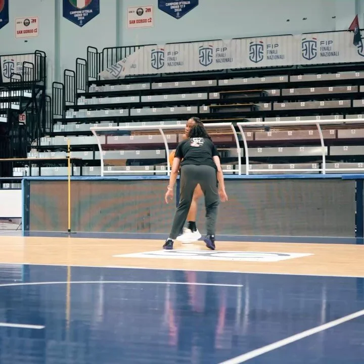 Big East Sixth Woman of the Year.
Big East Freshman of the Year.
First Team All-Tournament.
All-Regional Team.
NCAA Final Four &mdash; as a freshman ‼️

10.9 PPG | 3.2 RPG | 2.1 APG | 2.1 SPG
54% FG | ~40% from the three point line 🤯

They said she 