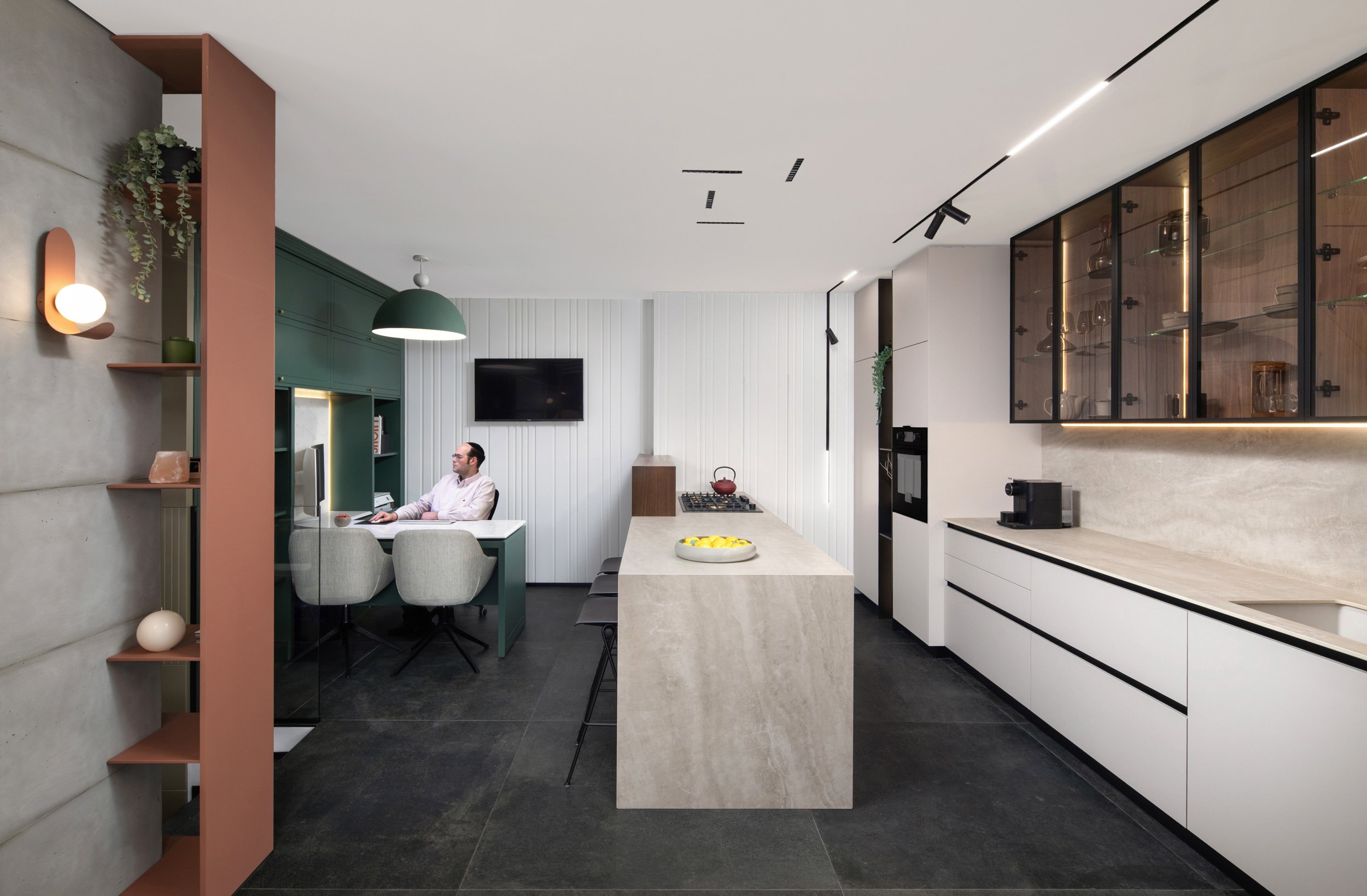 19-- photo by Ori Ackerman ©.JPG