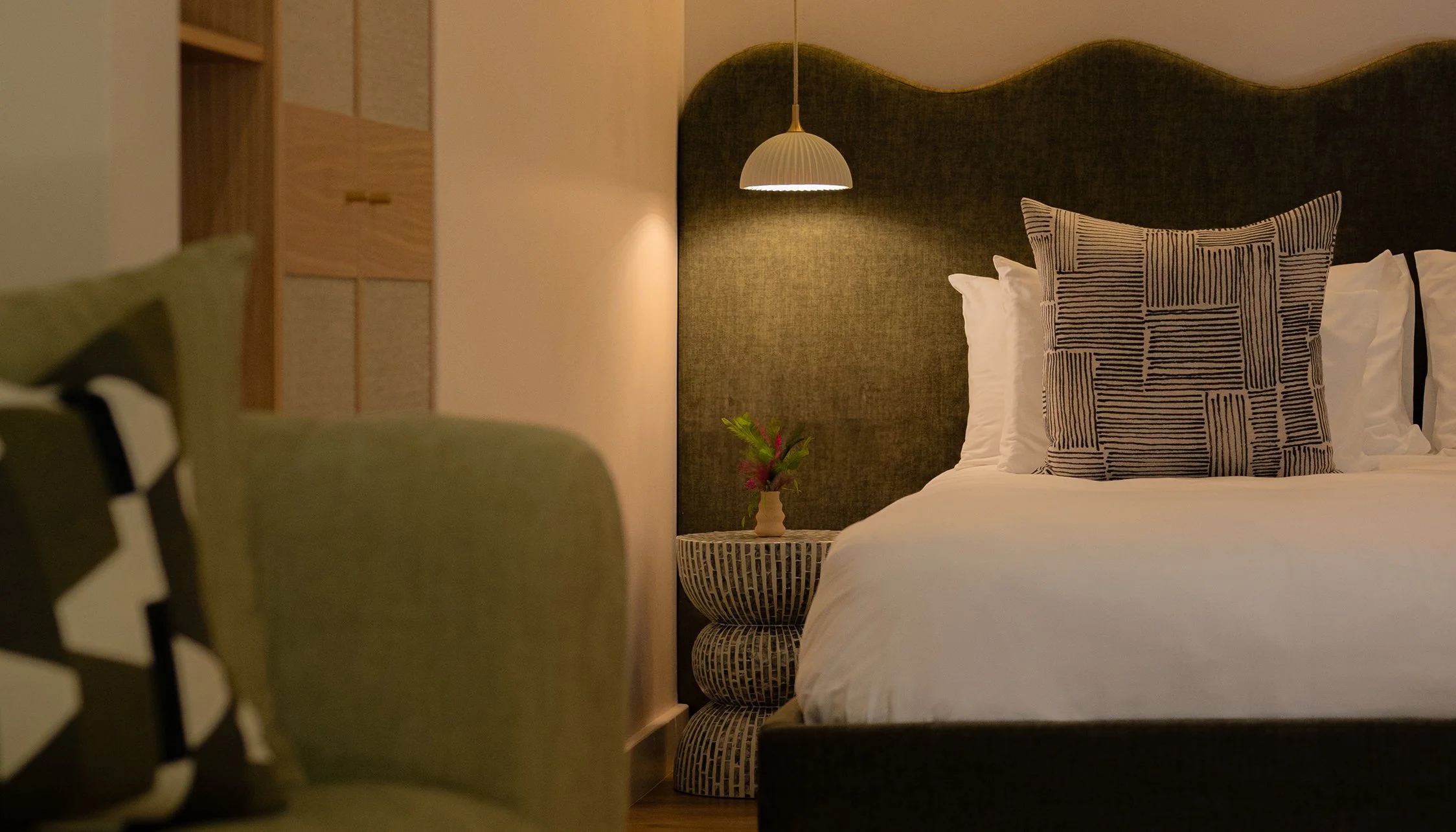 GardenRoom1.jpg