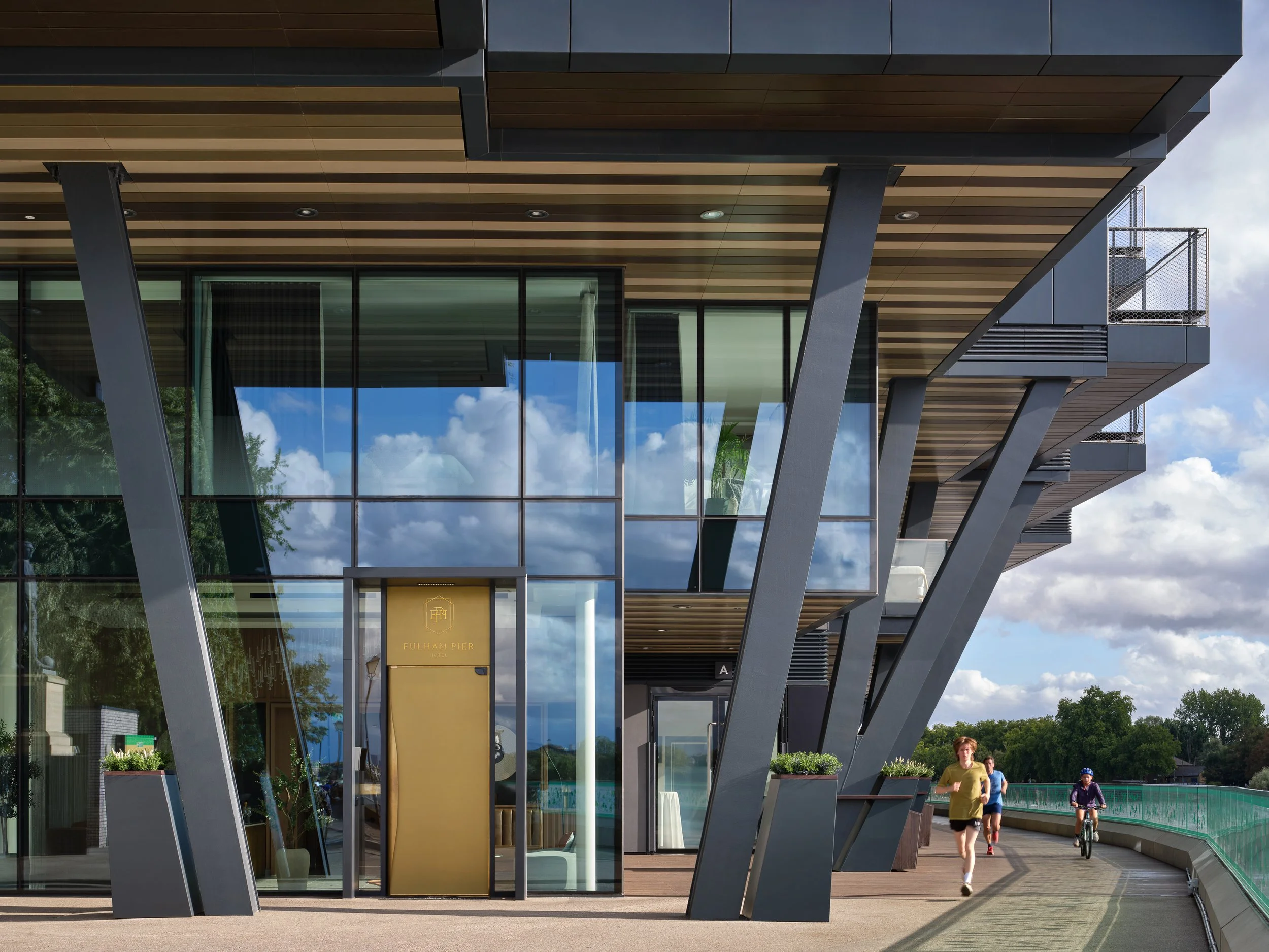 Will-Pryce-Fulham-Pier-Concourse-_DSF1849-WEB.jpg