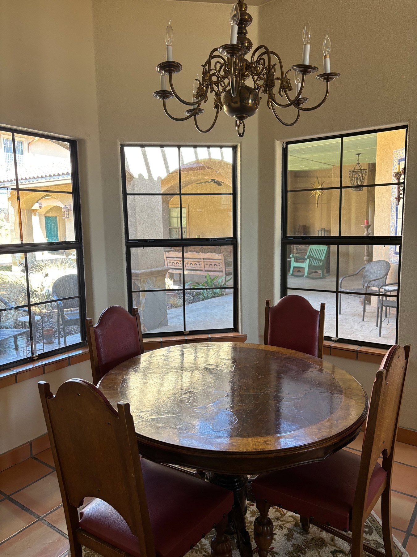 Casabella breakfast nook