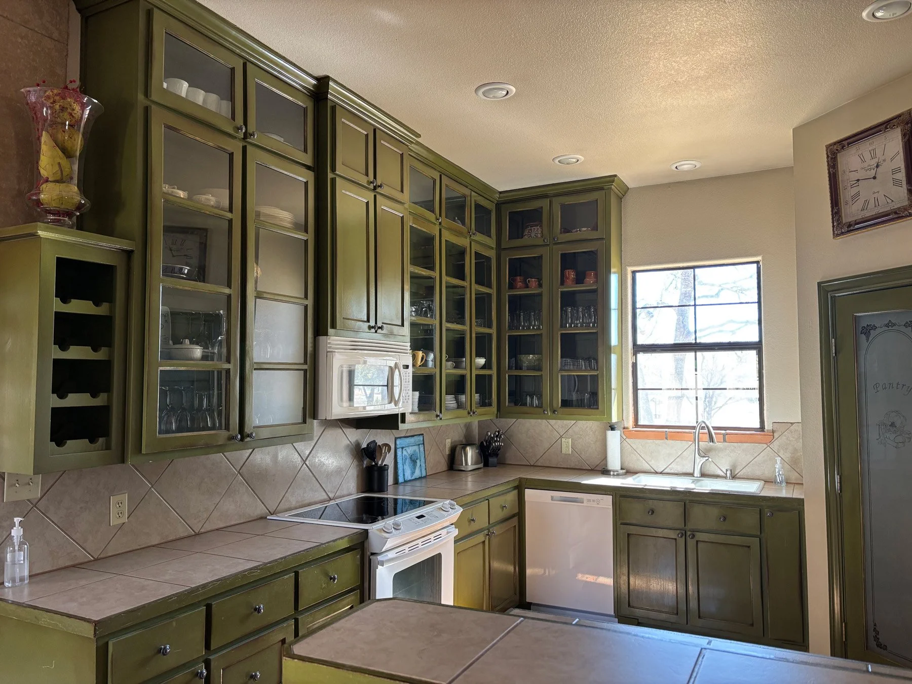 Casabella full kitchen