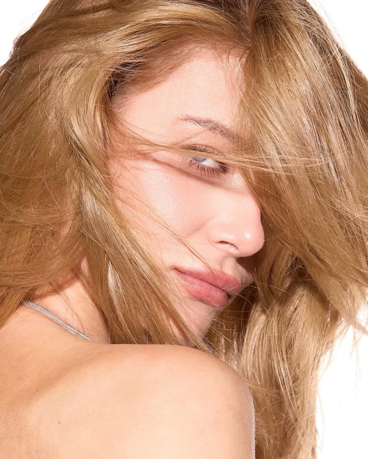 Who wants this Monochromatic Blonde formula I did on @victoriaalamas ?

📷 by @willg.macneil