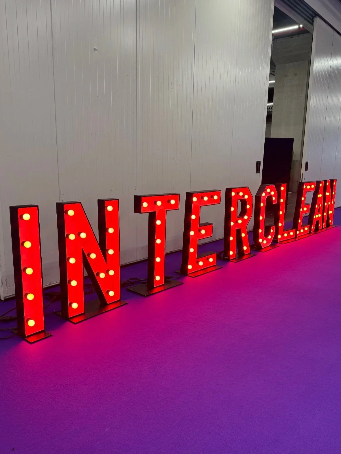 NFMG har v&aelig;rt p&aring; Interclean i Amsterdam 🌍

De siste dagene har vi hentet inspirasjon, utforsket nye l&oslash;sninger og oppdatert oss p&aring; utviklingen i facility-bransjen.

Messen har gitt oss verdifulle innblikk i fremtidens tjenest